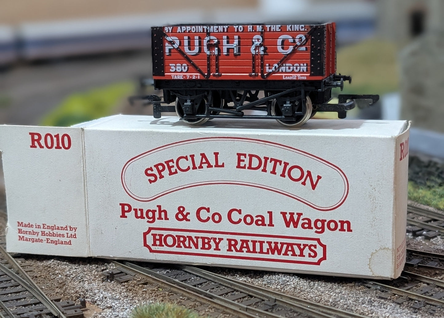 Hornby R010 Pugh & Co wagon boxed