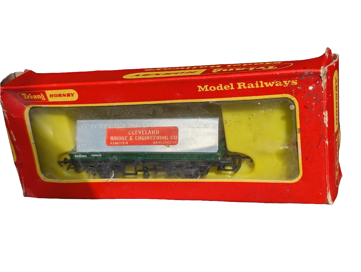 Pre-owned OO gauge Tri-ang Hornby R19 Plate Wagon with Load ED931972, "Cleveland Bridge & Engineering Co", boxed