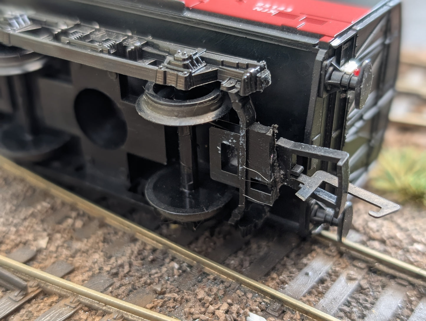 Pre-owned Lima RES NJX Parcels Van 95143, modified couplings, OO gauge