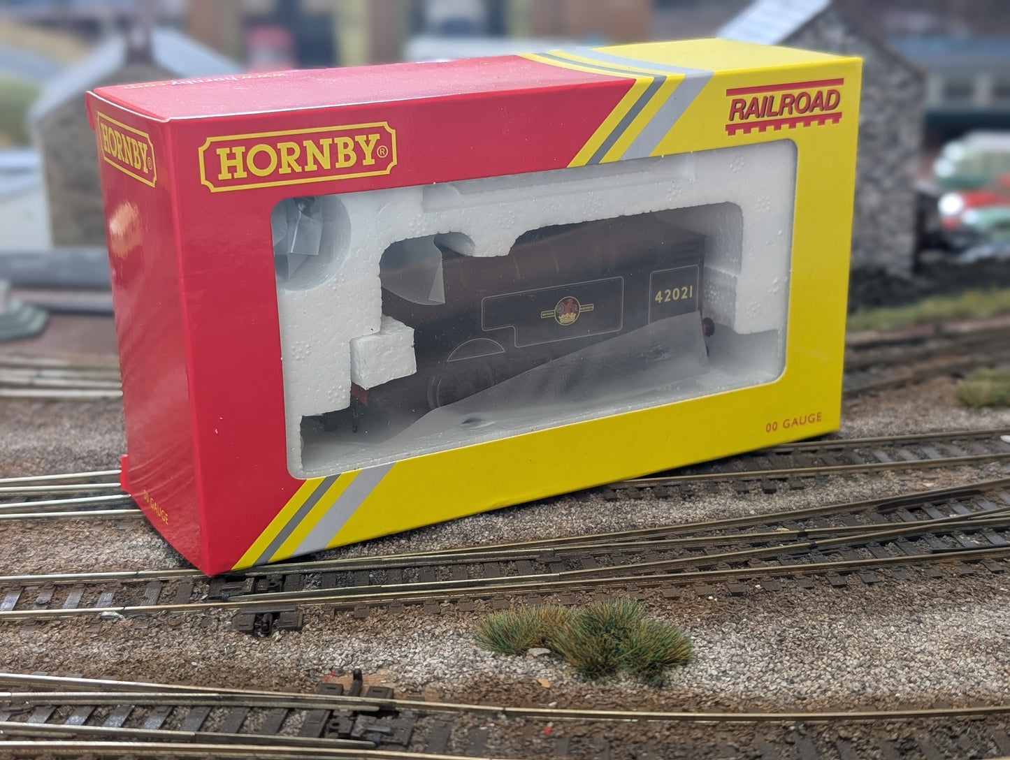 As new Hornby R3953 OO Gauge Collectors Club locomotive 42021 0-4-0 Locomotive BR black livery