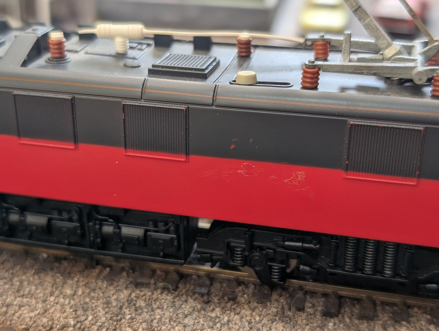 Pre-owned Hornby R062 Class 90 Class 90 90018 in RES livery, unboxed, OO gauge