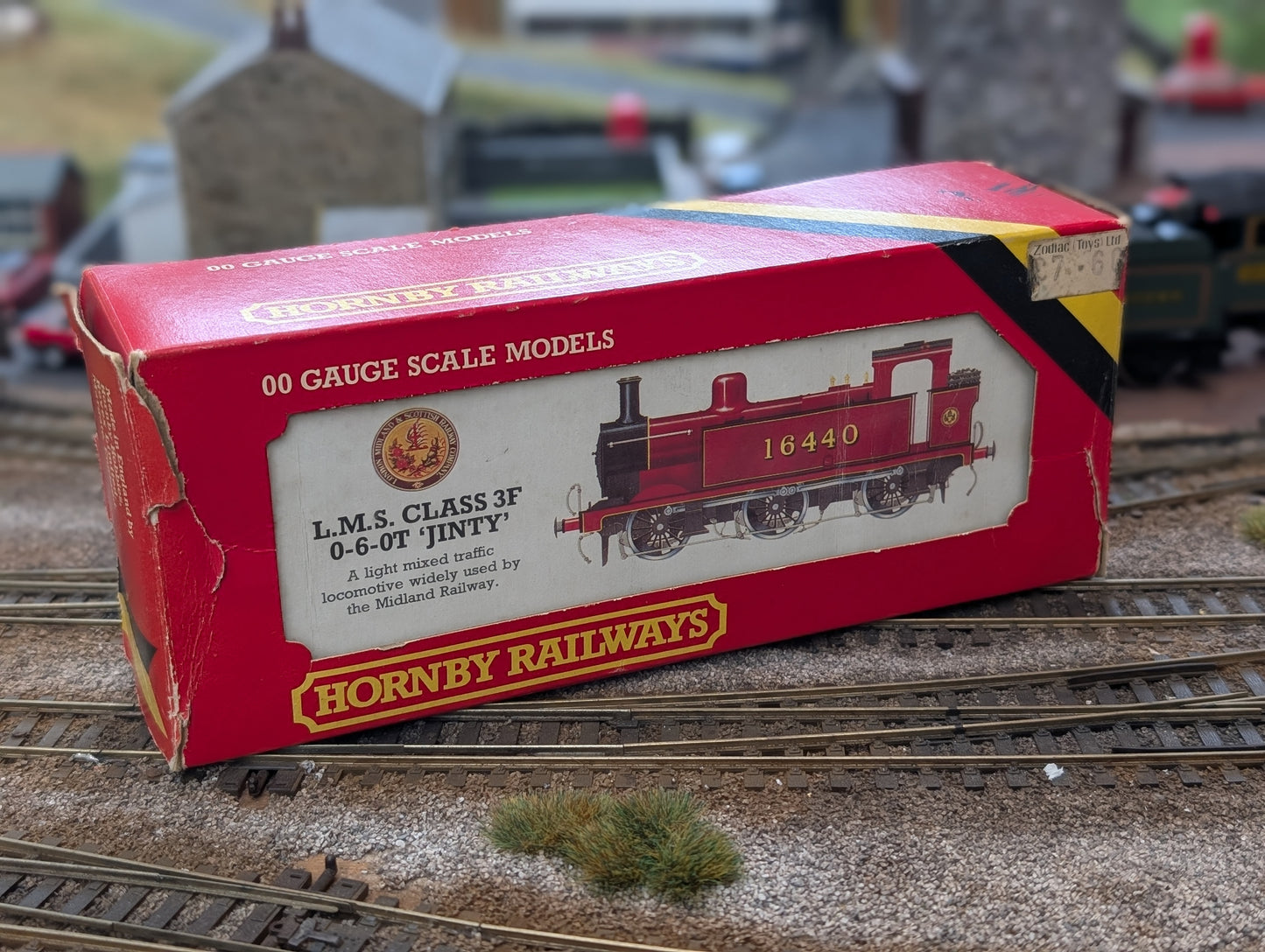 Pre-owned OO gauge Hornby R052-3F Class 3F Jinty 0-6-0T 16440 in LMS Maroon boxed