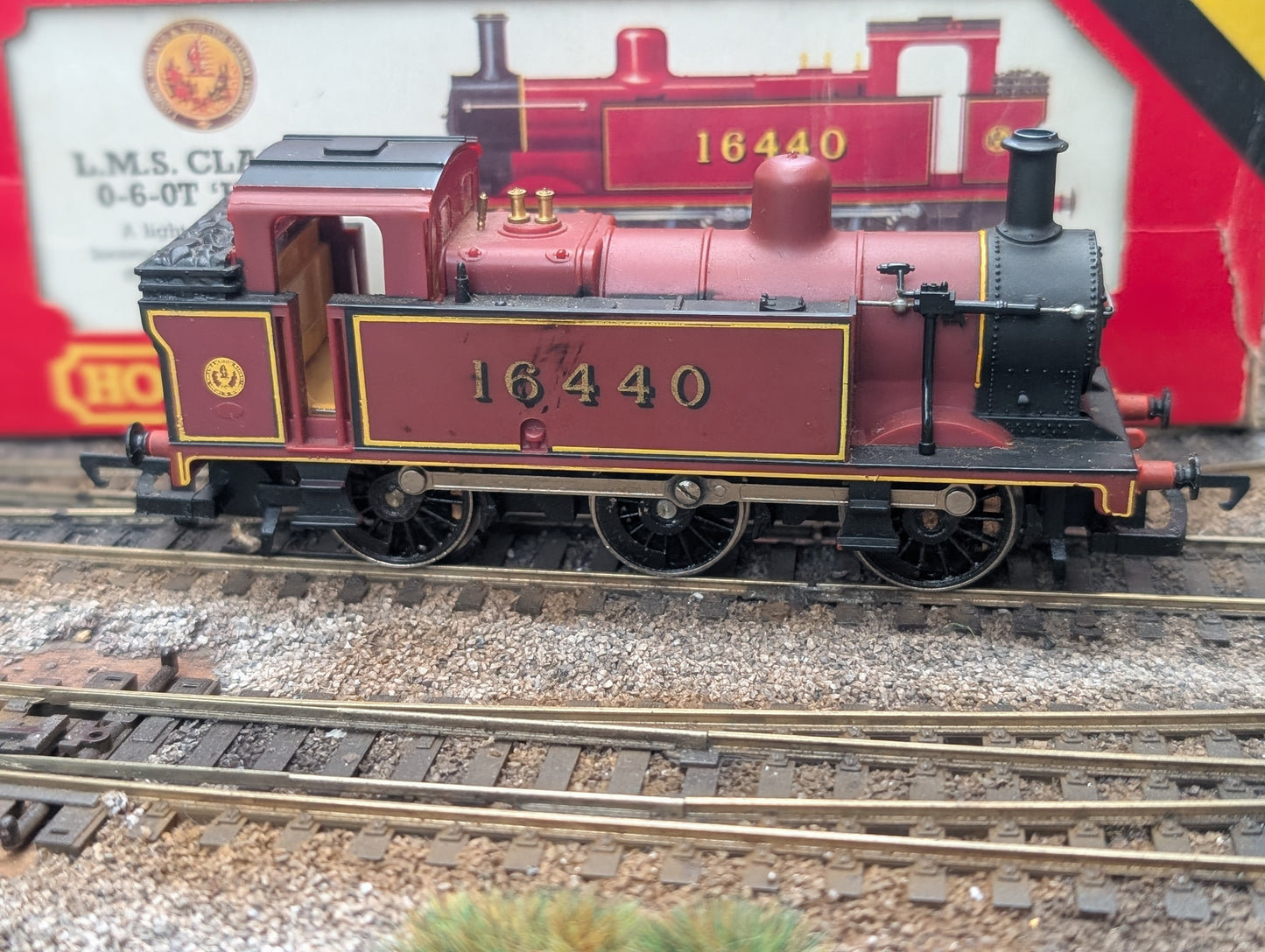 Pre-owned OO gauge Hornby R052-3F Class 3F Jinty 0-6-0T 16440 in LMS Maroon boxed