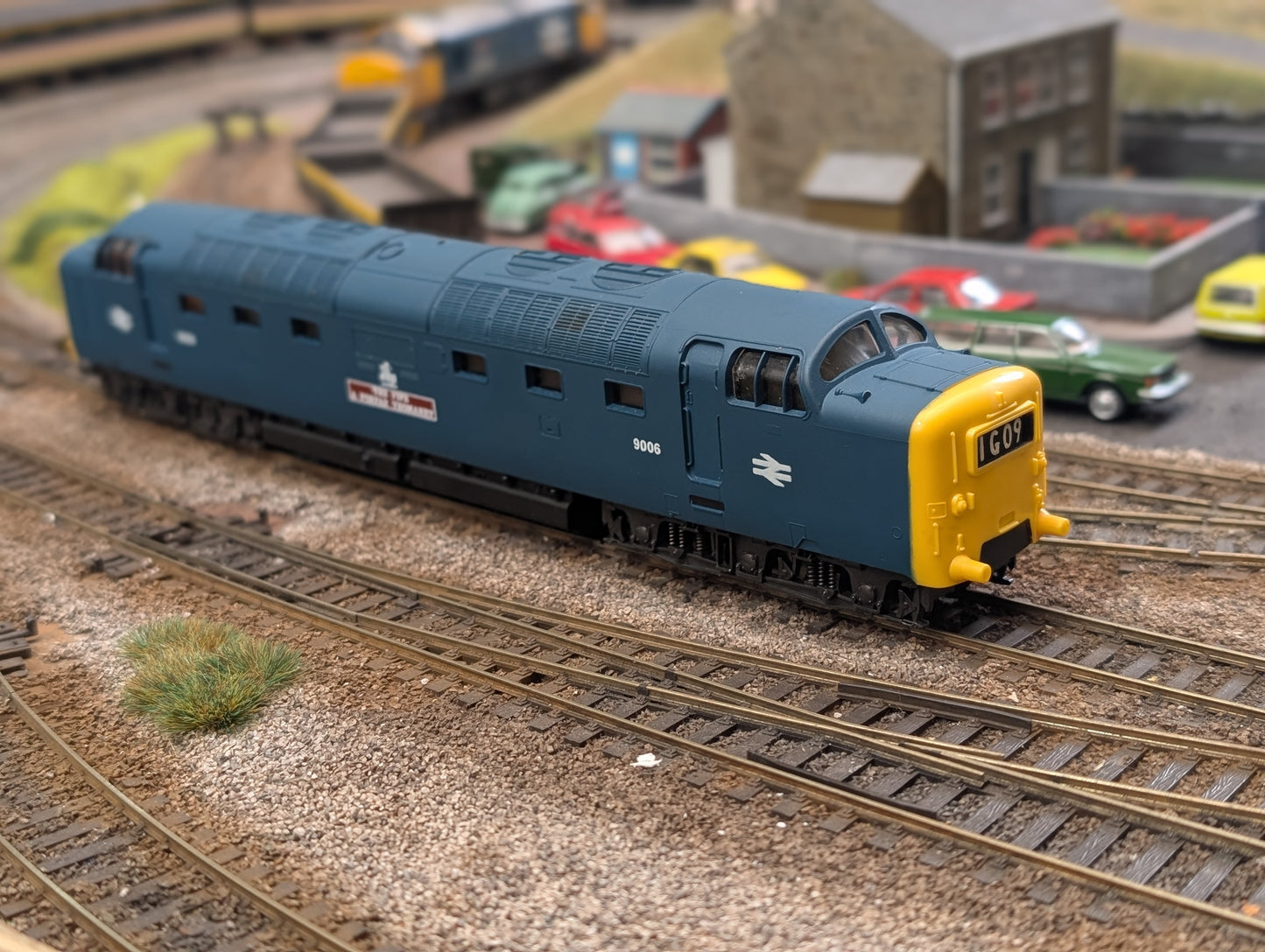 Pre-owned OO gauge Lima L201645 Class 55 Deltic 9006 "Fife and Forfar Yeomanry" in BR Blue