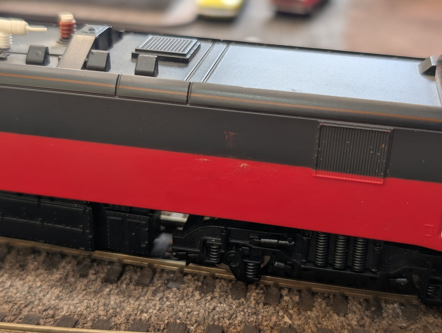 Pre-owned Hornby R062 Class 90 Class 90 90018 in RES livery, unboxed, OO gauge