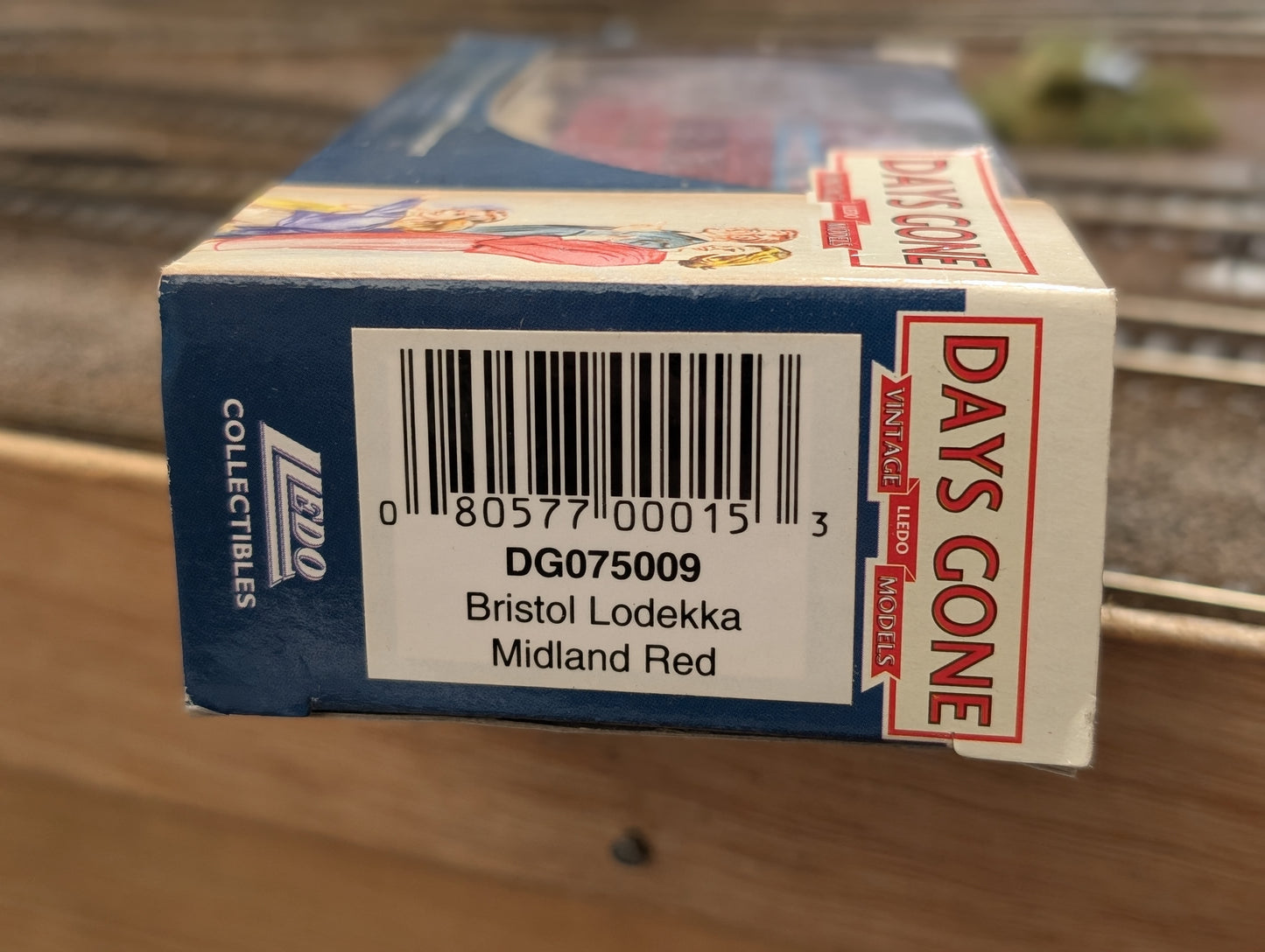 Pre-owned Lledo Days Gone Bristol Lodekka, Midland Red livery, DG075009 boxed