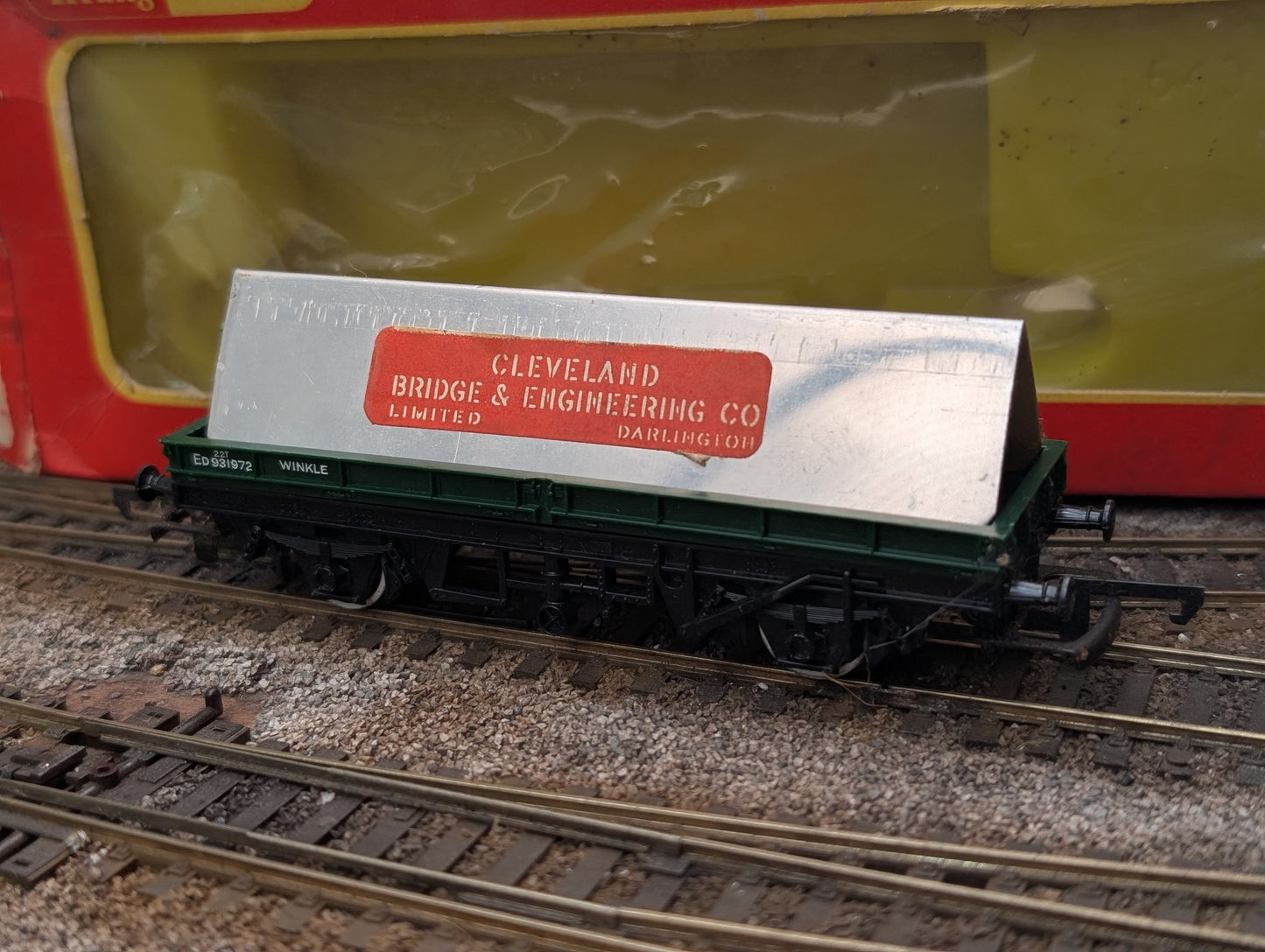 Pre-owned OO gauge Tri-ang Hornby R19 Plate Wagon with Load ED931972, "Cleveland Bridge & Engineering Co", boxed
