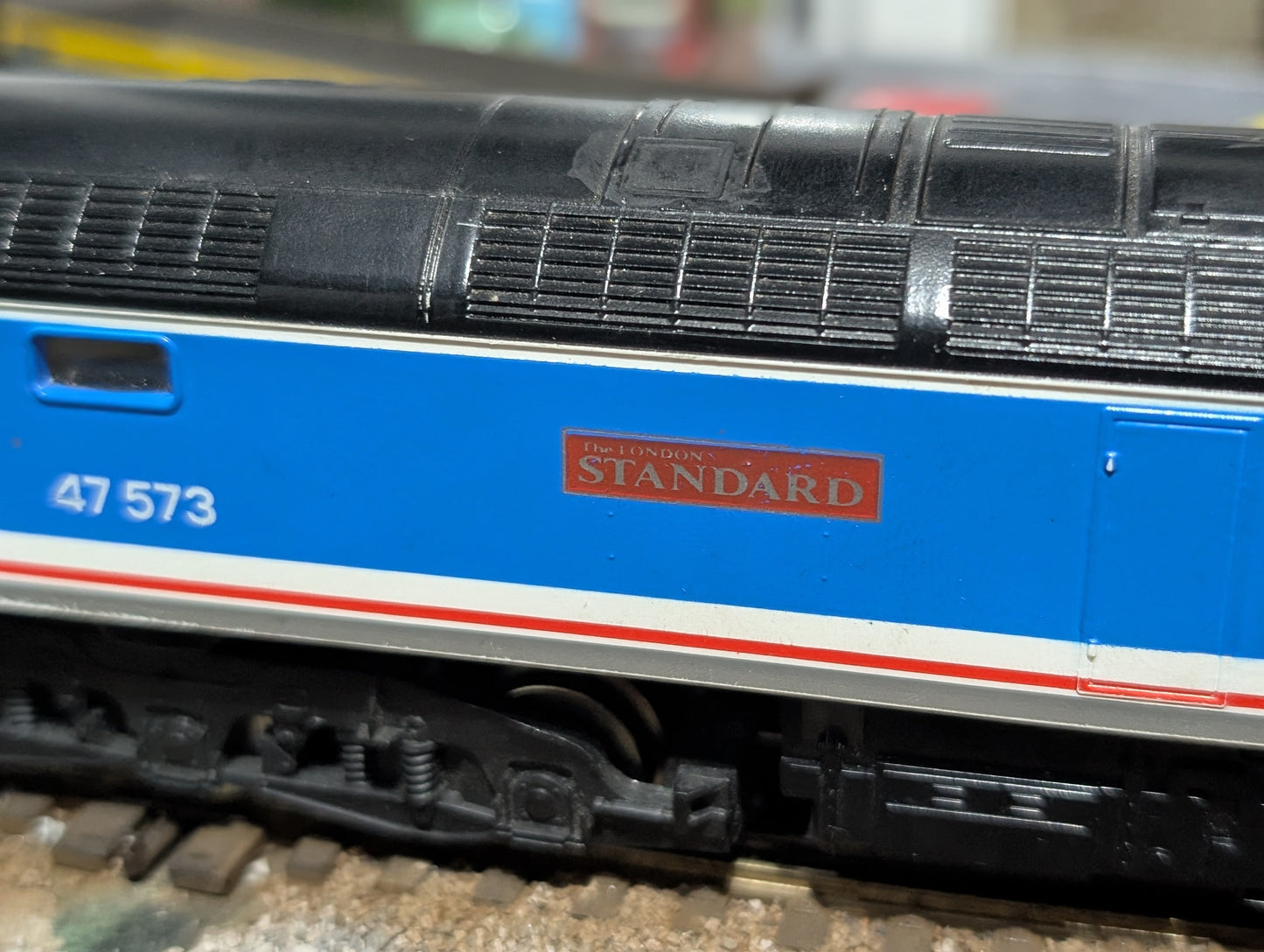 Pre-owned OO gauge Hornby R876 Class 47 47573 'The London Standard' in NSE blue, Network Southeast