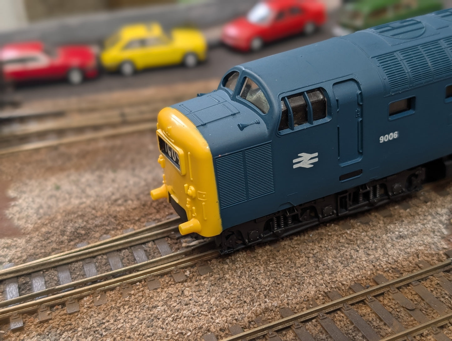 Pre-owned OO gauge Lima L201645 Class 55 Deltic 9006 "Fife and Forfar Yeomanry" in BR Blue
