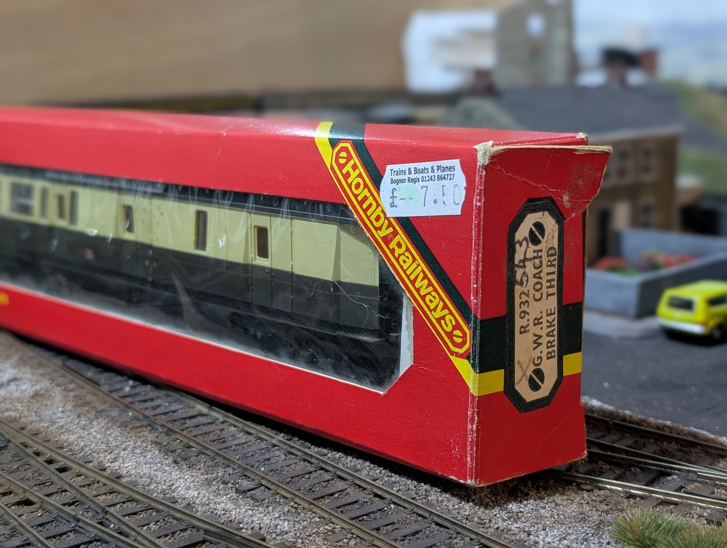 Pre-owned Hornby OO gauge R4027 G.W.R Centenary Brake Coach 4576, boxed but wrong box