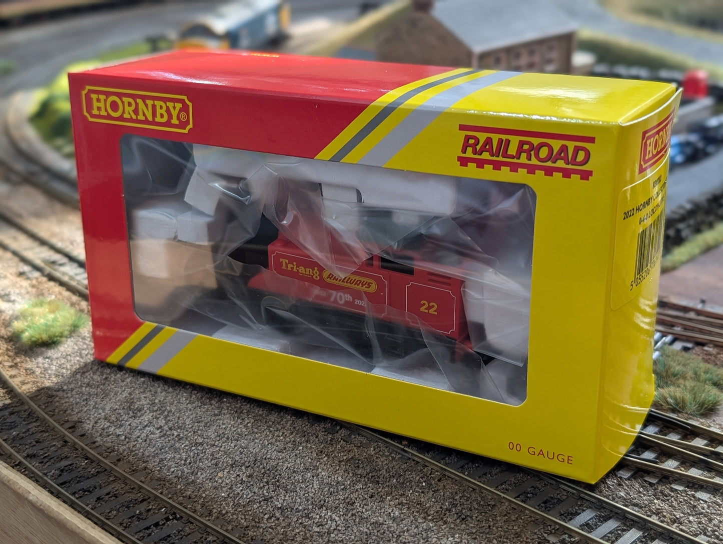 Mint, like new, Hornby OO gauge R30202 2022 Hornby Collector Club 0-4-0 Locomotive "Triang Railways 70th"