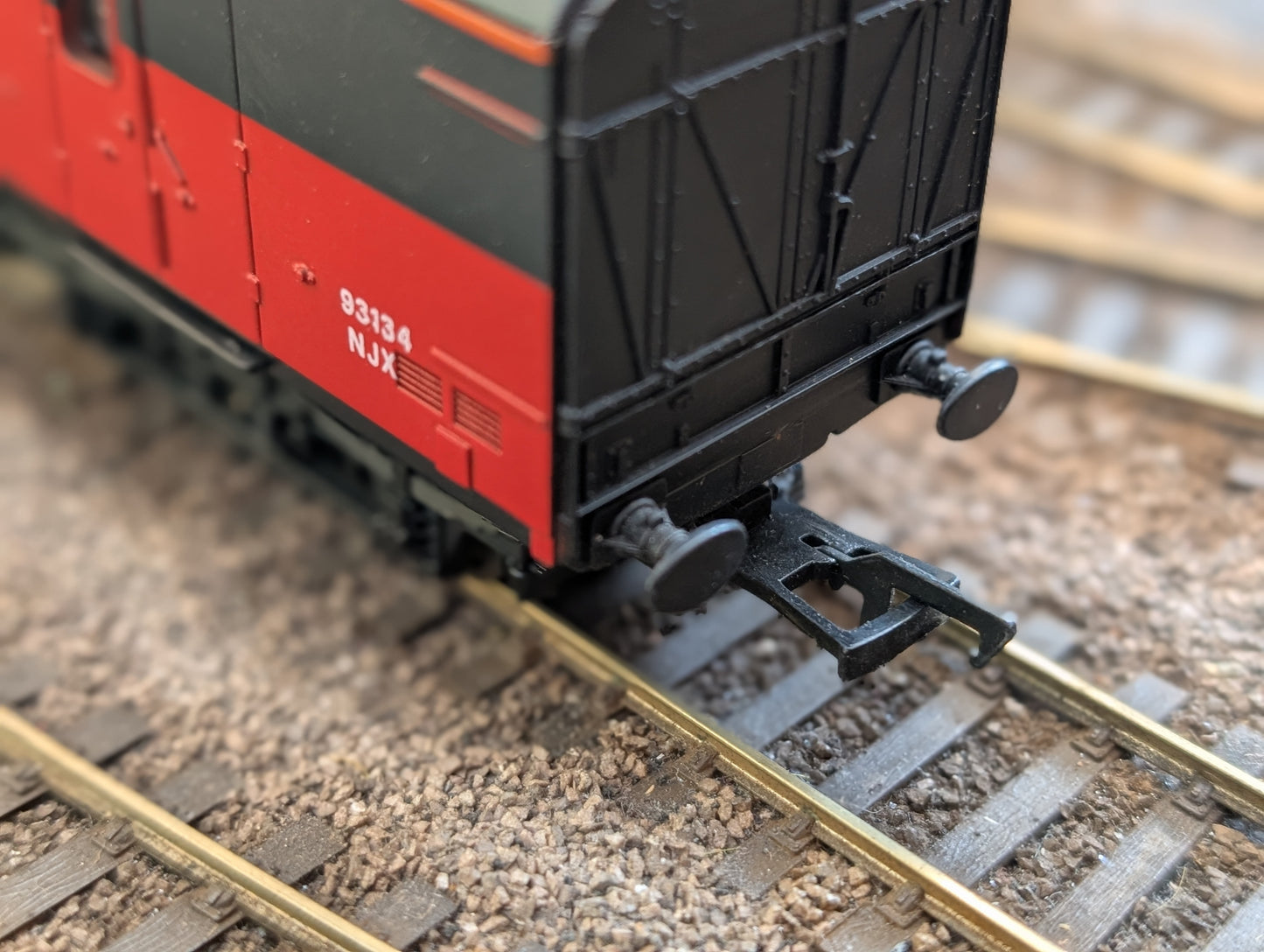 Pre-owned Lima L305640 Mk 1 NJX bogie parcel van 93134 in RES livery, altered couplings, see description, up to four available. (2) OO gauge