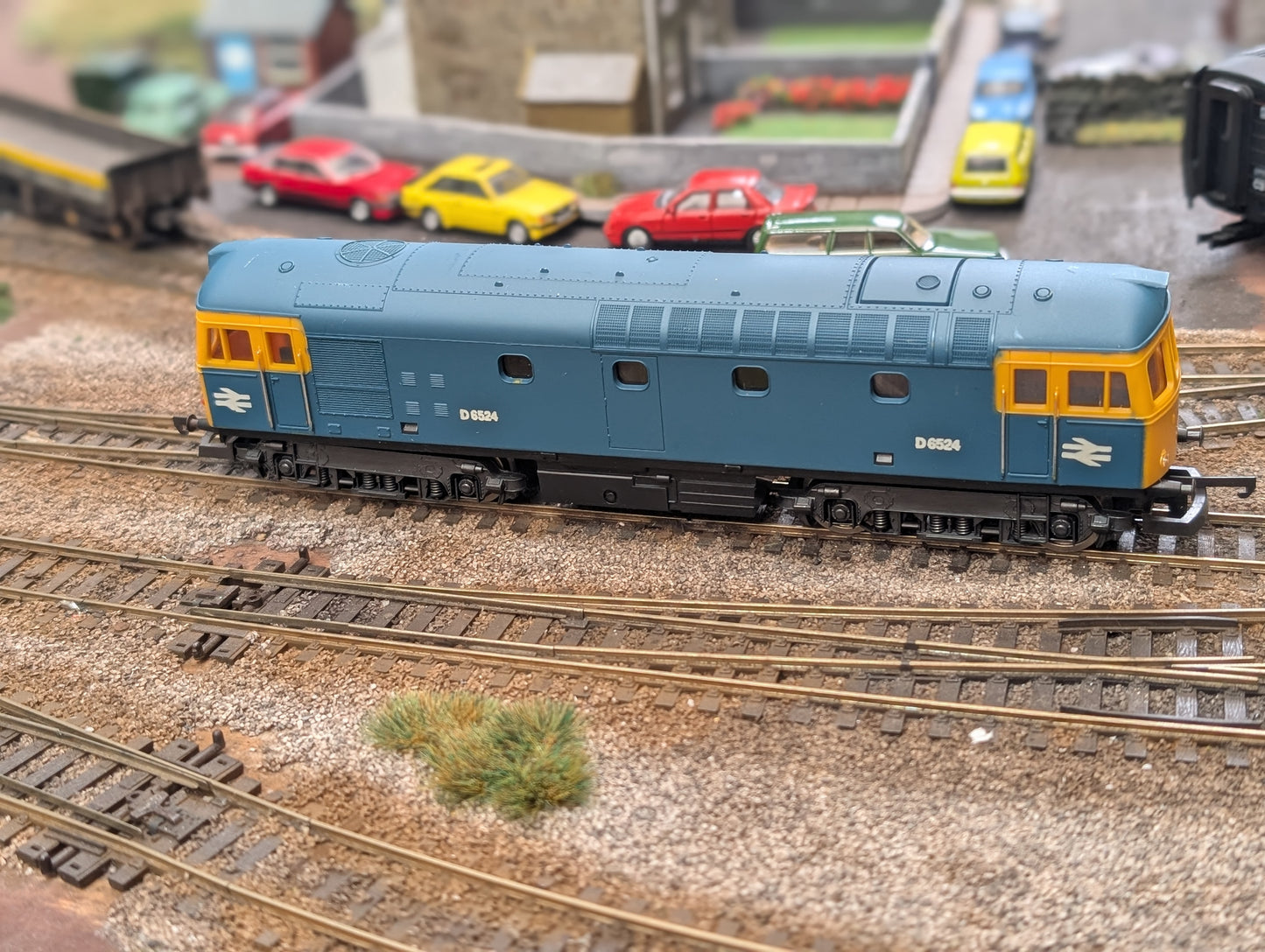 Pre-owned OO gauge The Lima L205114A Class 33 “D6524” in BR Blue