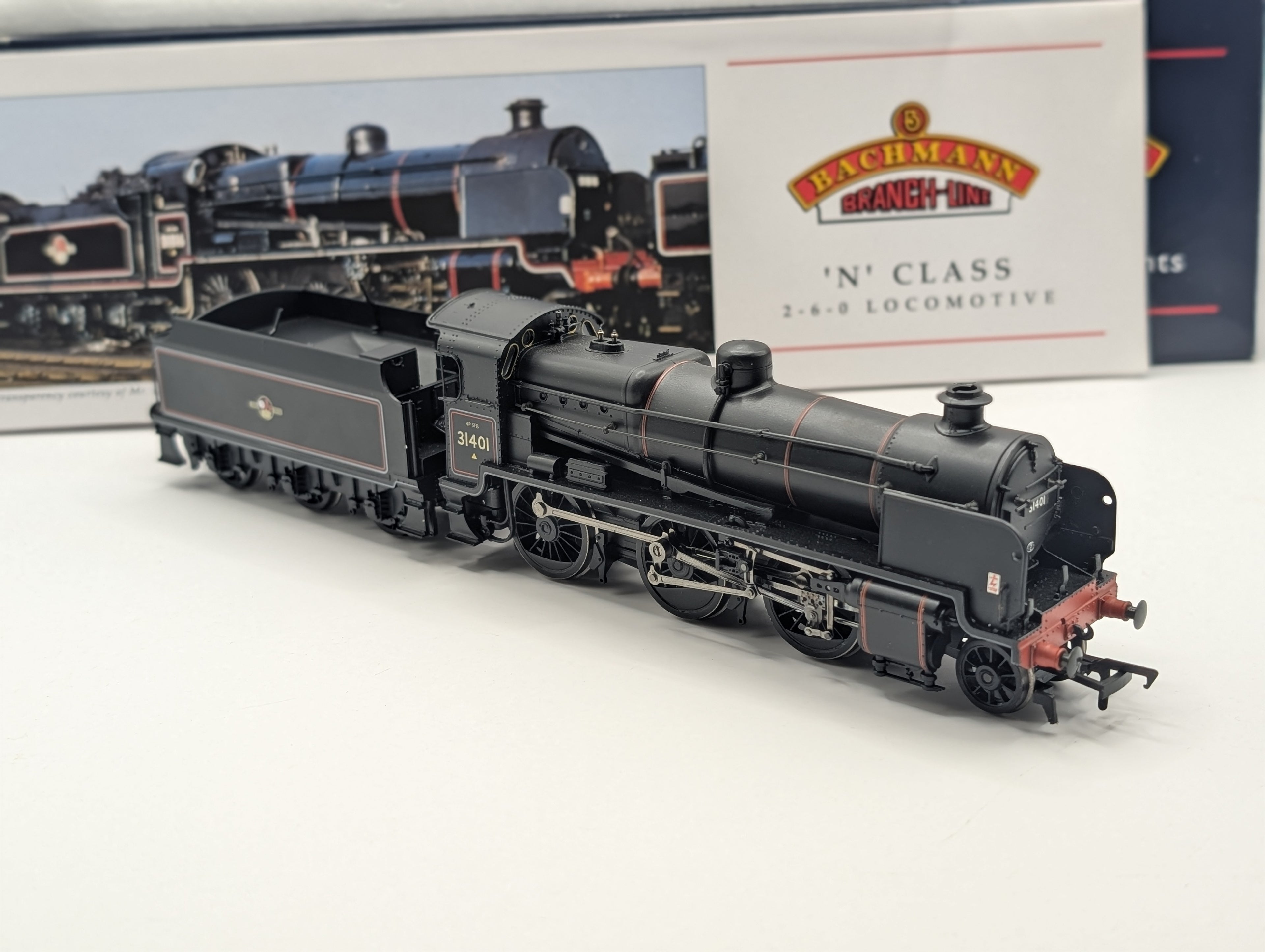 Bachmann Branchline 32-162 N Class 31401 BR Black Late Crest Slope Sided Tender - OO Gauge (Pre-owned, Boxed)