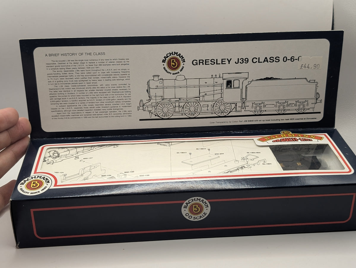 Bachmann 31-850 J39 0-6-0 1974 LNER Lined Black Loco & Tender OO Gauge Boxed