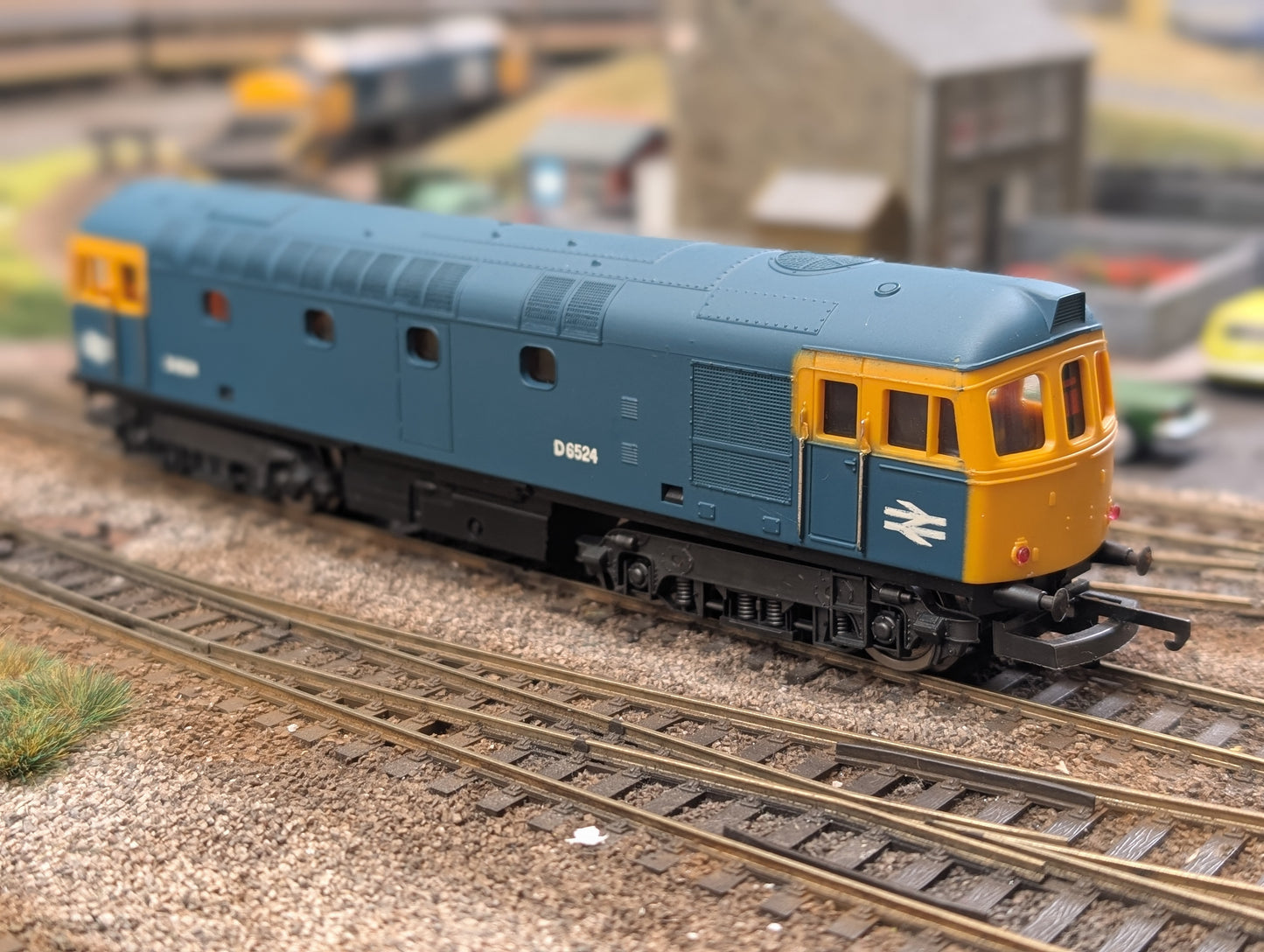 Pre-owned OO gauge The Lima L205114A Class 33 “D6524” in BR Blue