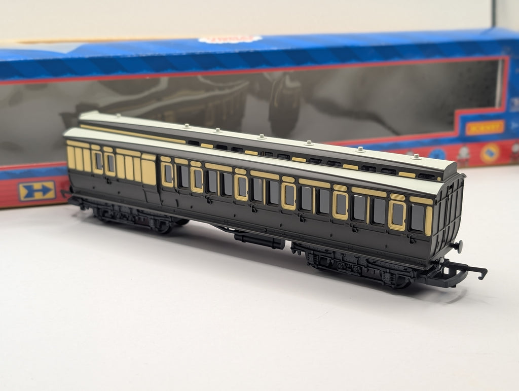 Pre-owned Hornby R9201 Thomas & Friends "Old Slow Coach" (OO Scale) – Highly Collectible