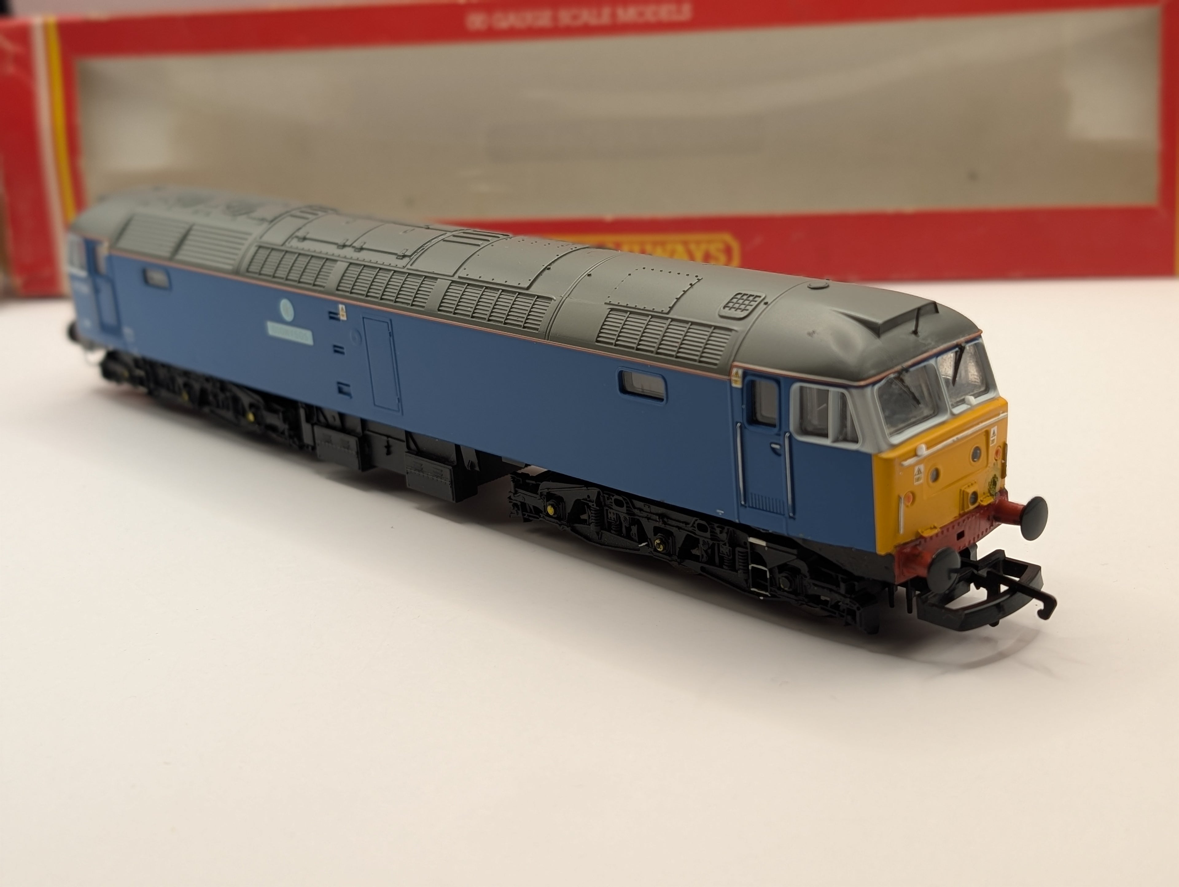 Hornby OO Gauge Class 47 Diesel 47709 "Dionysos" – Blue Pullman Livery – Detailed & Tested Runner (Upgraded 5-Pole Motor)