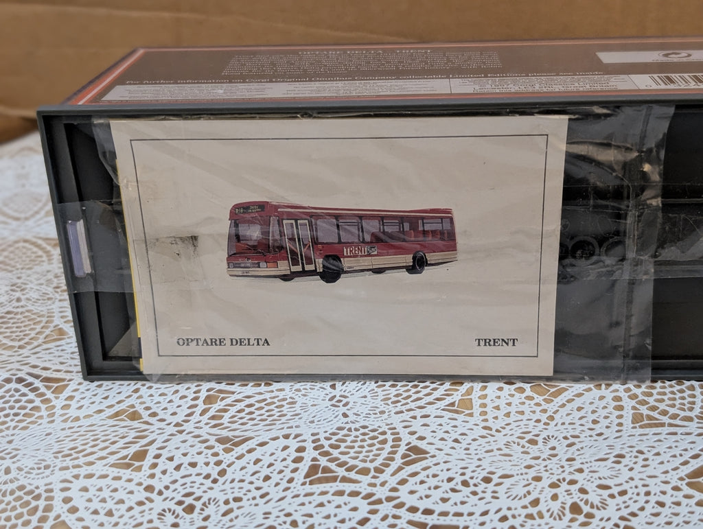 Corgi Original Omnibus 1/76 (OO) Scale bus, 42904 Optare Delta - Trent livery