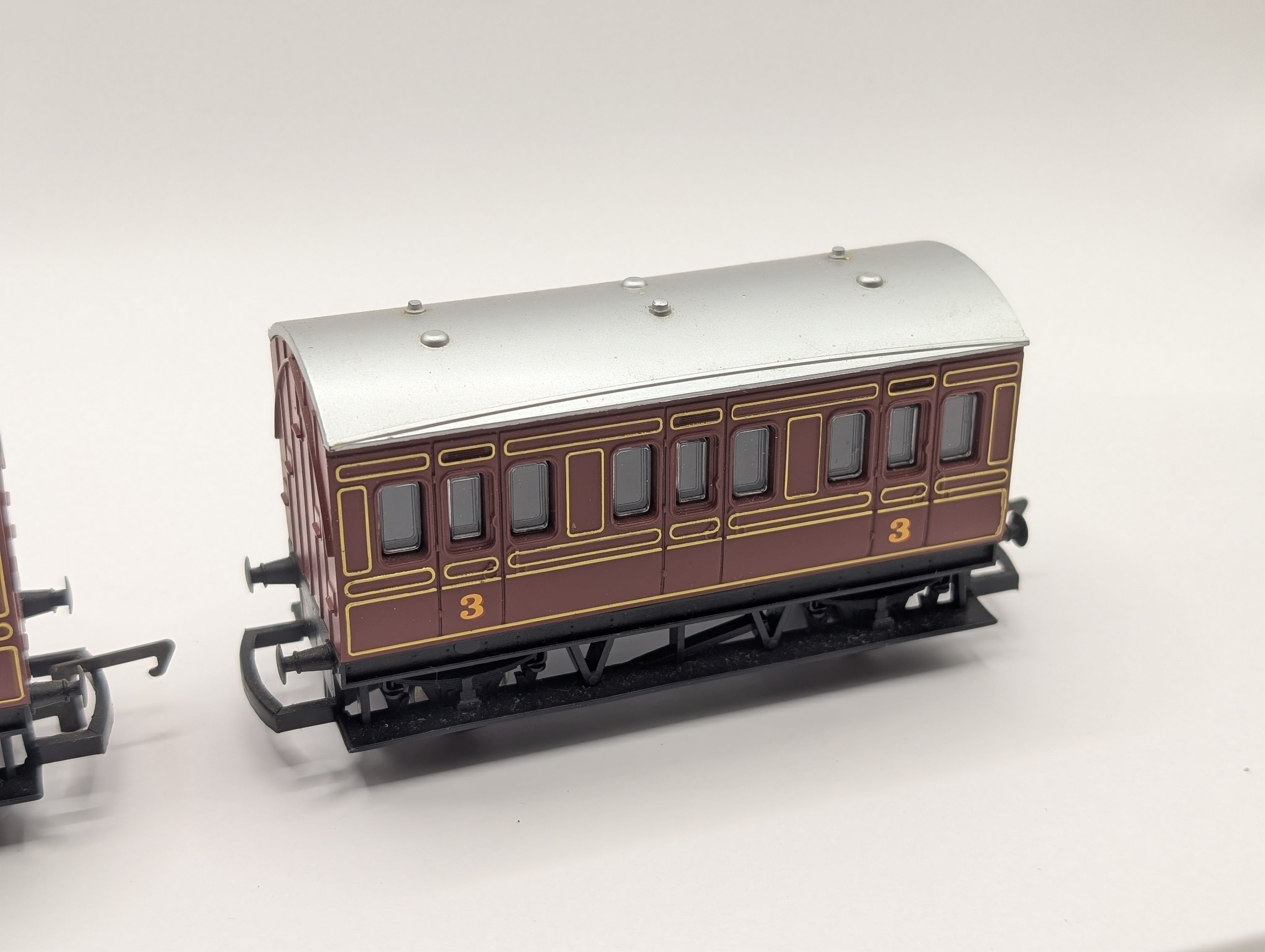 Bundle of 4x Hornby OO Gauge LMS 4-Wheel 3rd Class Coaches - Maroon & Gold - Metal Wheels
