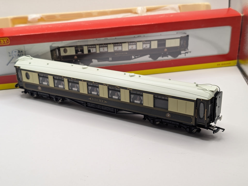 Hornby R4143A OO Gauge Pullman 1st Class Parlour Car "Niobe" with Working Table Lights – Pre-Owned, Excellent Boxed Condition