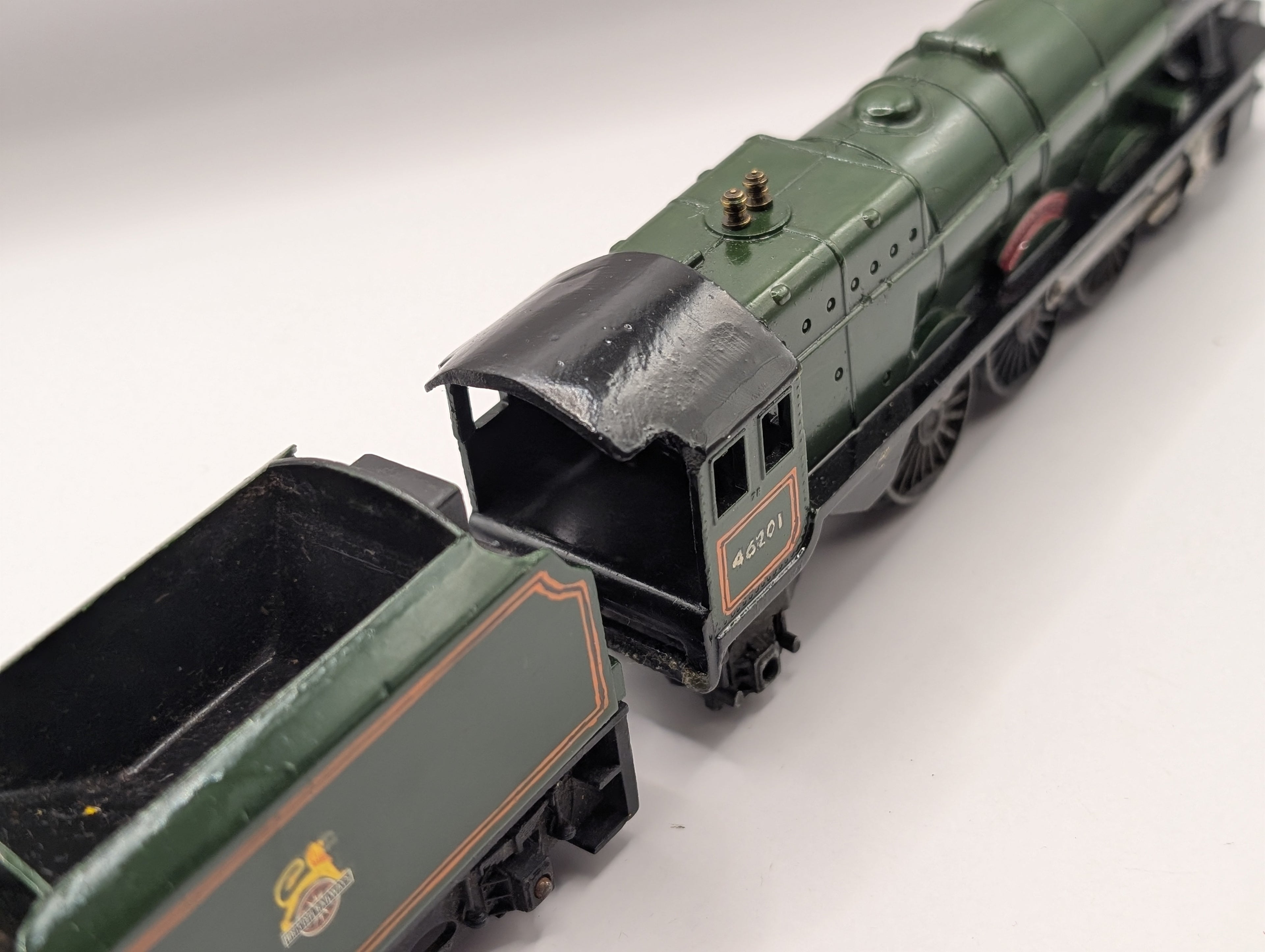Tri-ang OO Gauge R53 / R31 BR Green 4-6-2 "Princess Elizabeth" Loco & Tender No. 46201 – Pre-owned, Runs (Needs Service, Unboxed)