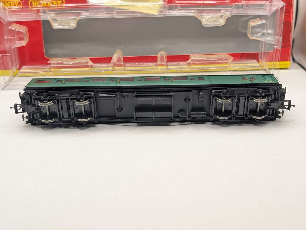 Hornby R4305A OO Gauge BR Maunsell 6 Compartment Brake Coach S2796S Boxed