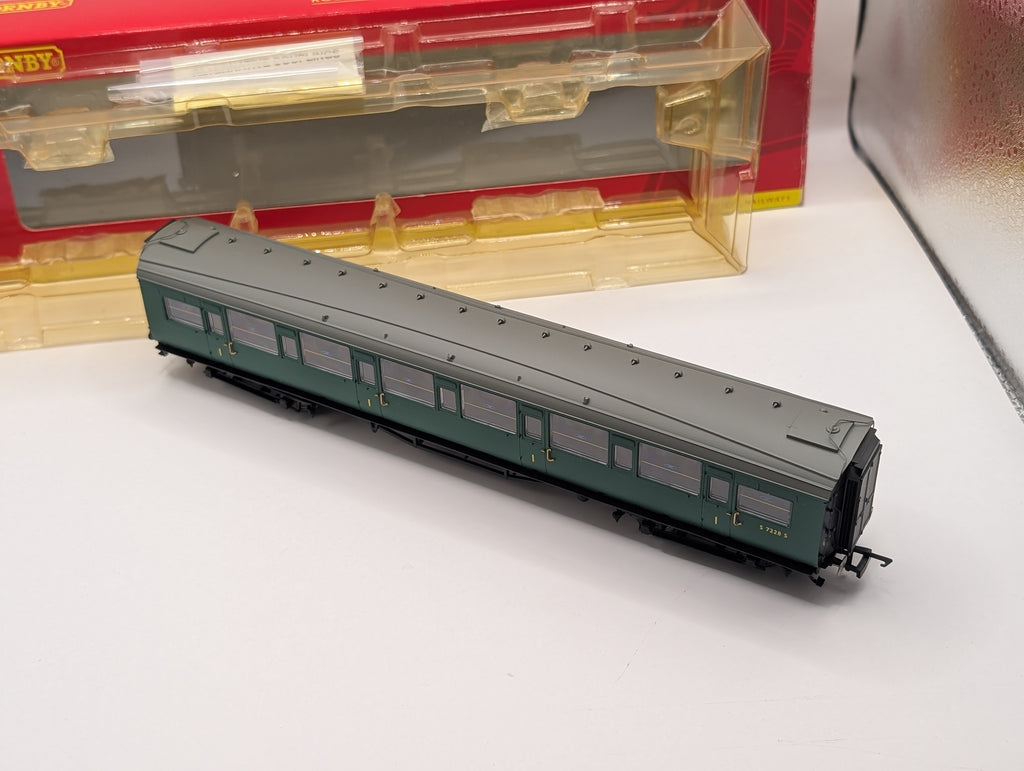 Hornby R4303A OO Gauge BR Maunsell Corridor 1st Class Coach S7228S Boxed