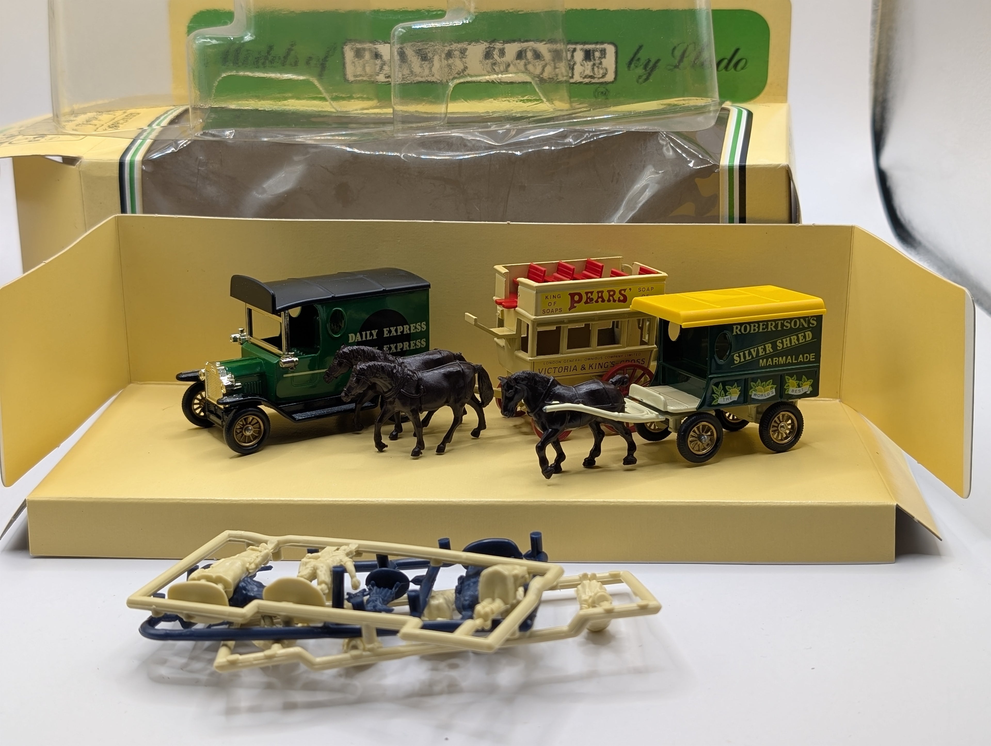 Lledo Models of Days Gone 1984 Collector's Pack (GS.1) - Boxed with Figures