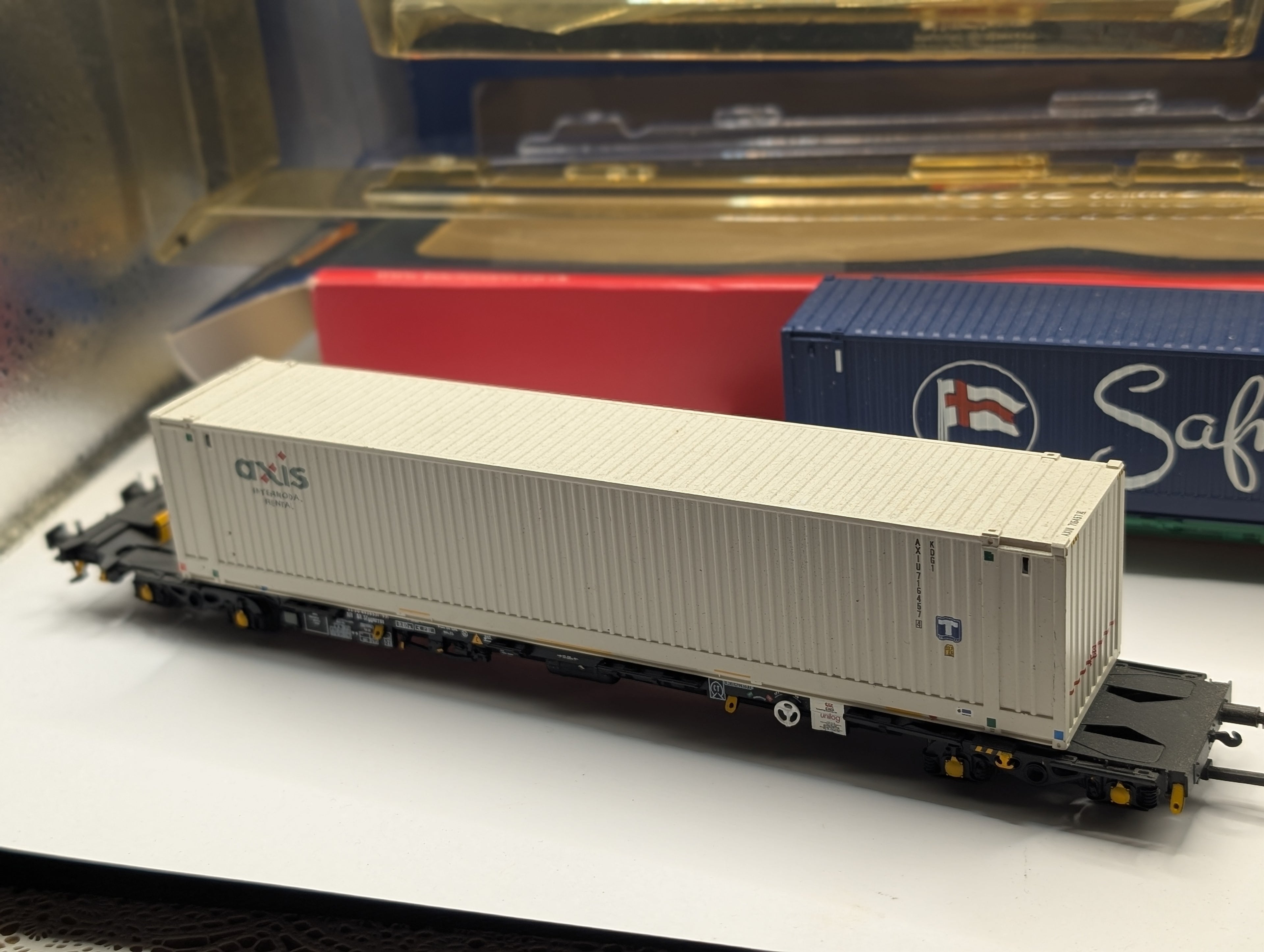 Pre-owned Bachmann Branchline Intermodal Wagon Lot: "Safmarine" & "Axis" (OO Scale) READ DESCRIPTION, TWO WAGONS ONLY