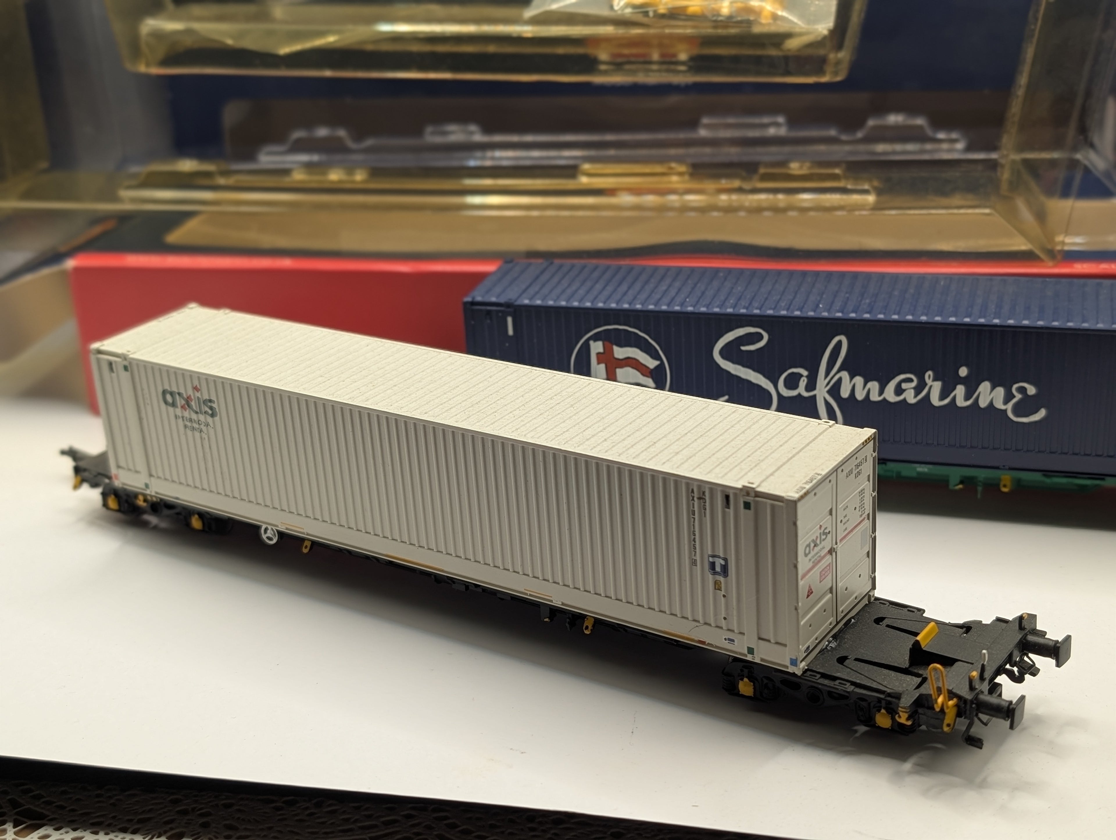 Pre-owned Bachmann Branchline Intermodal Wagon Lot: "Safmarine" & "Axis" (OO Scale) READ DESCRIPTION, TWO WAGONS ONLY