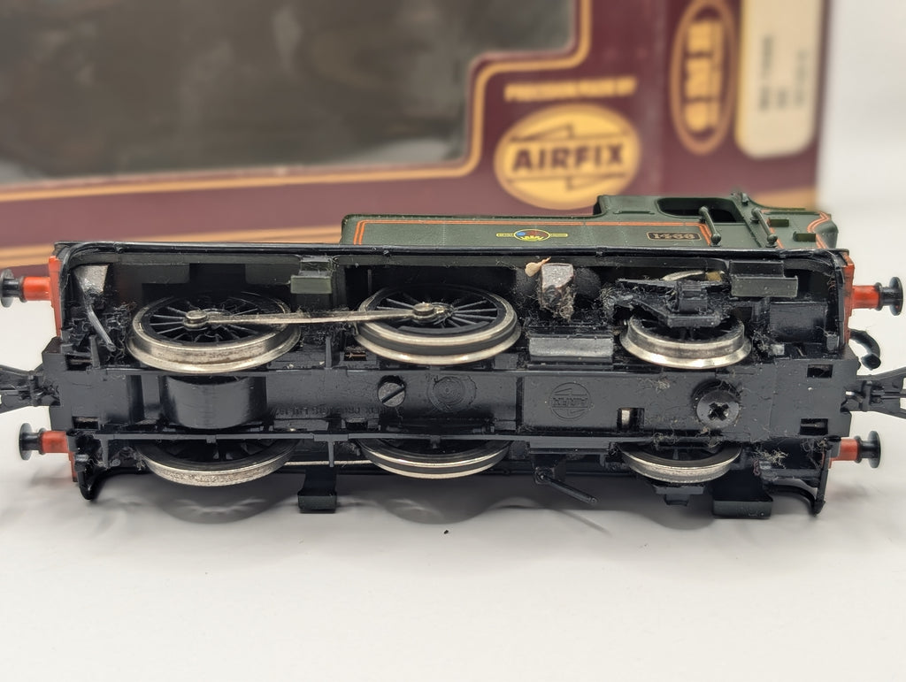 Pre-owned GMR (Airfix) 0-4-2 14xx Tank Locomotive - 1466 in BR Green (OO Scale)