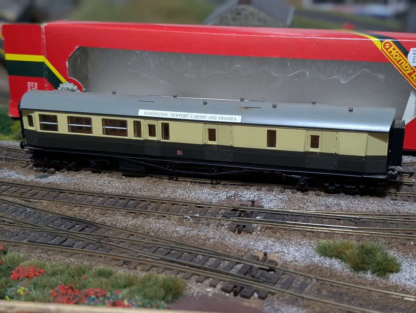 Pre-owned Hornby OO gauge R4027 G.W.R Centenary Brake Coach 4576, boxed but wrong box