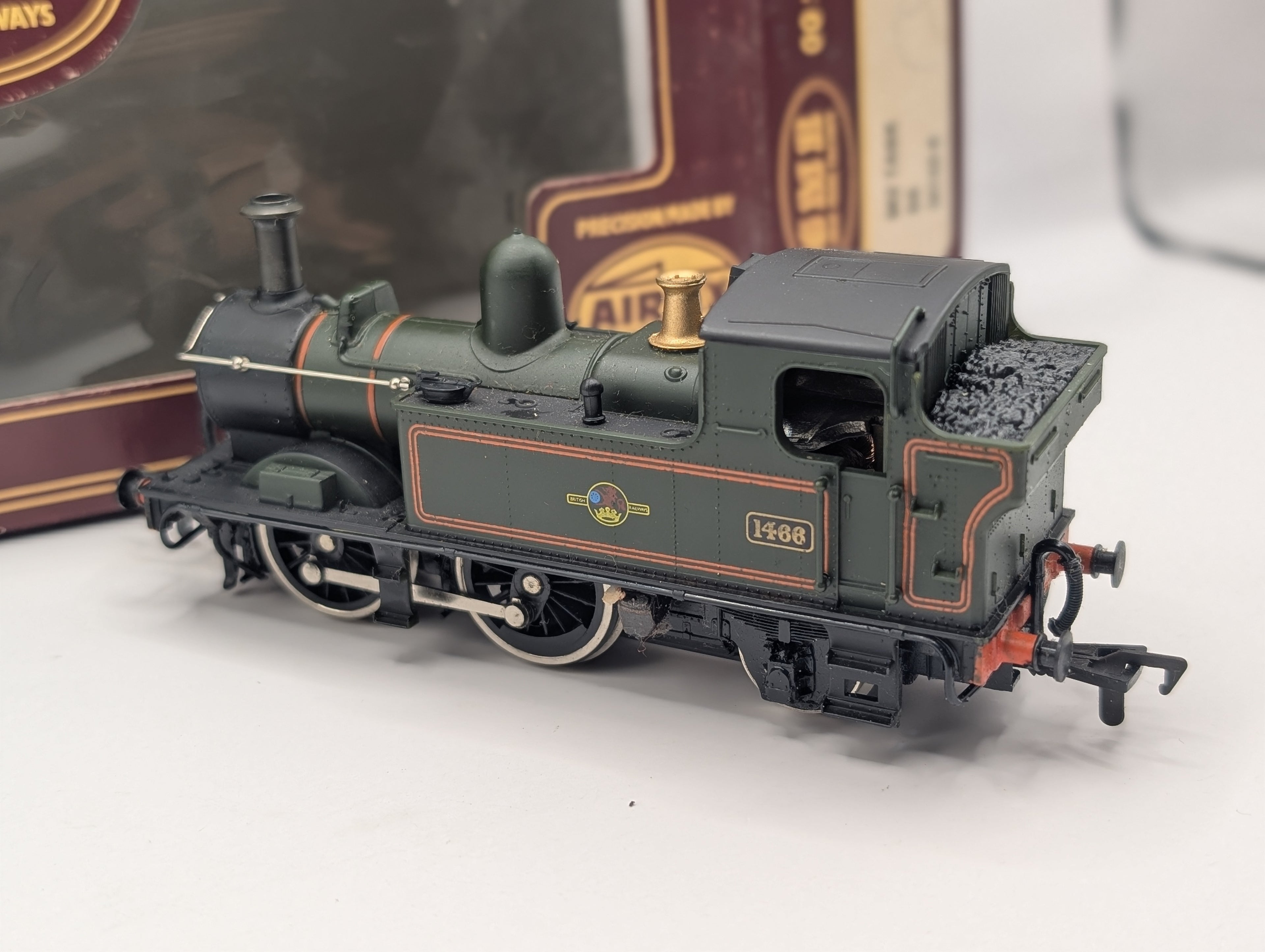 Pre-owned GMR (Airfix) 0-4-2 14xx Tank Locomotive - 1466 in BR Green (OO Scale)