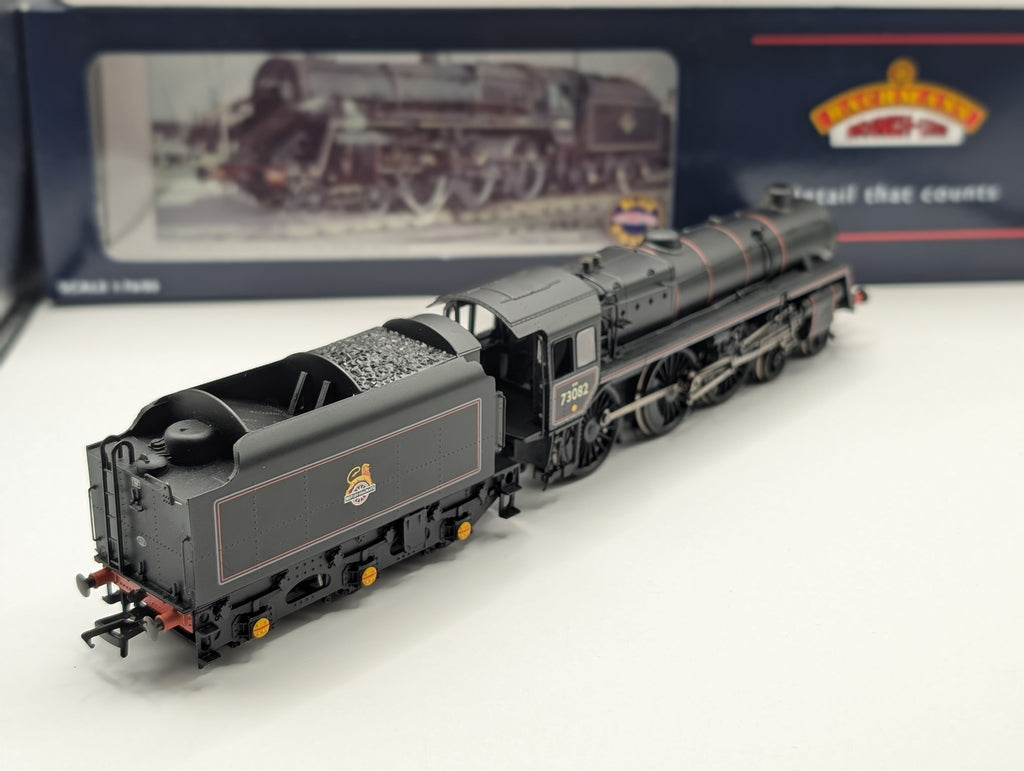 Bachmann 32-502 Standard Class 5MT 73082 "Camelot" BR Black Early Emblem (Boxed, Good/Runs OK)