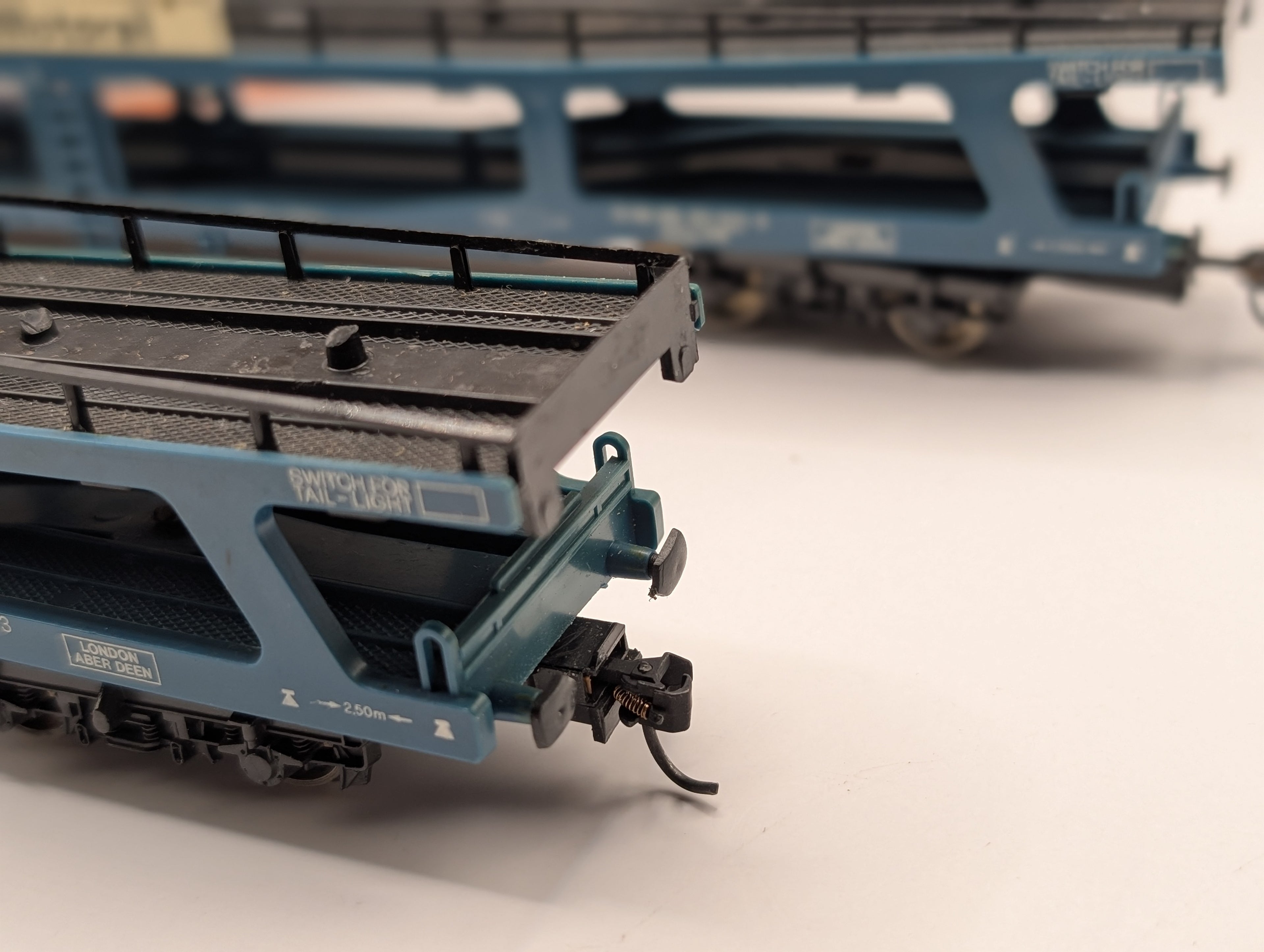 Lima OO Gauge Blue Bogie Car Transporter Wagons Pair - Kadee Modified - Boxed (Spares/Repair)
