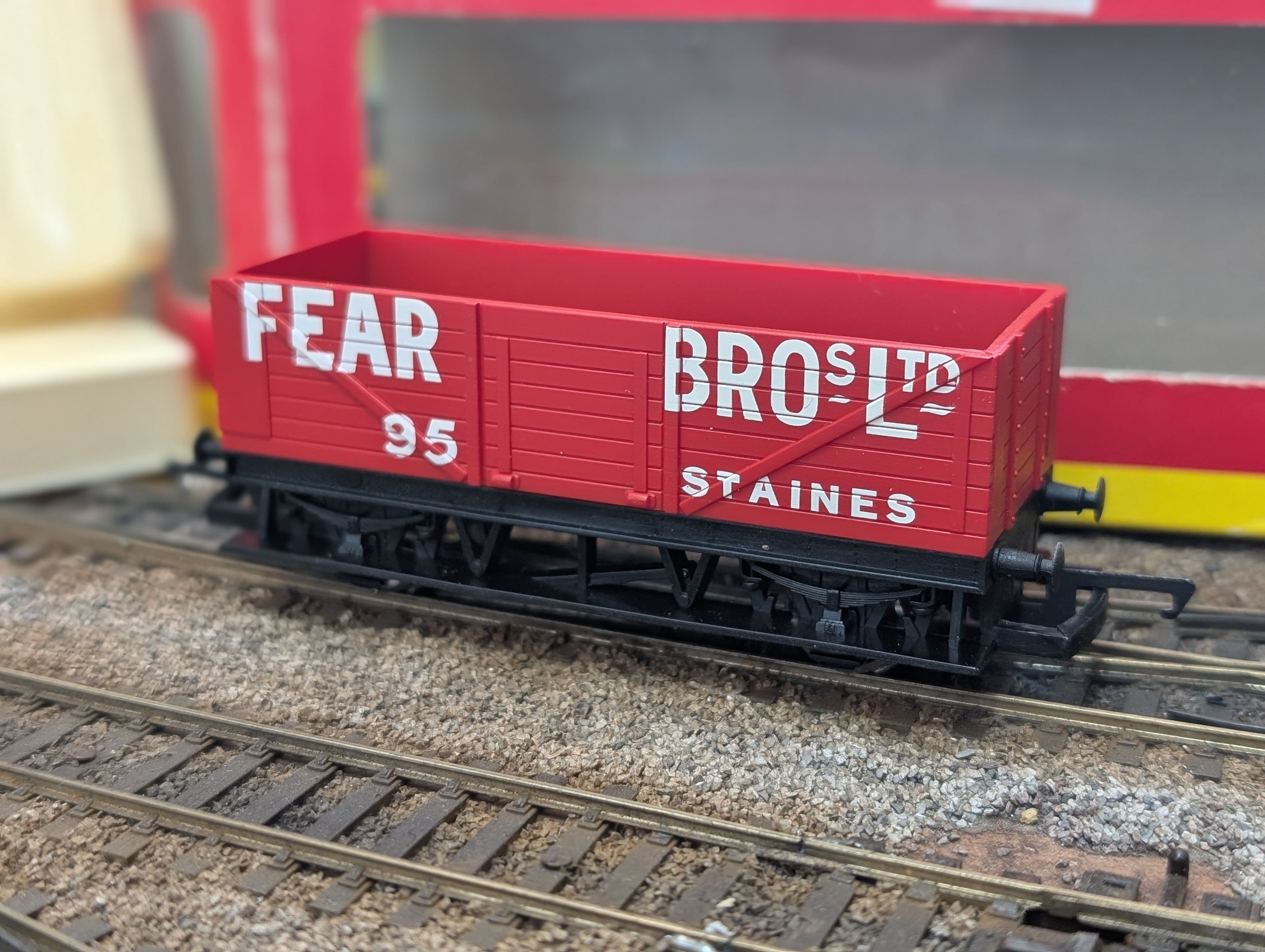 Hornby OO gauge R1111 7 Plank Lwb Open Plank Wagon 'fear Bros'