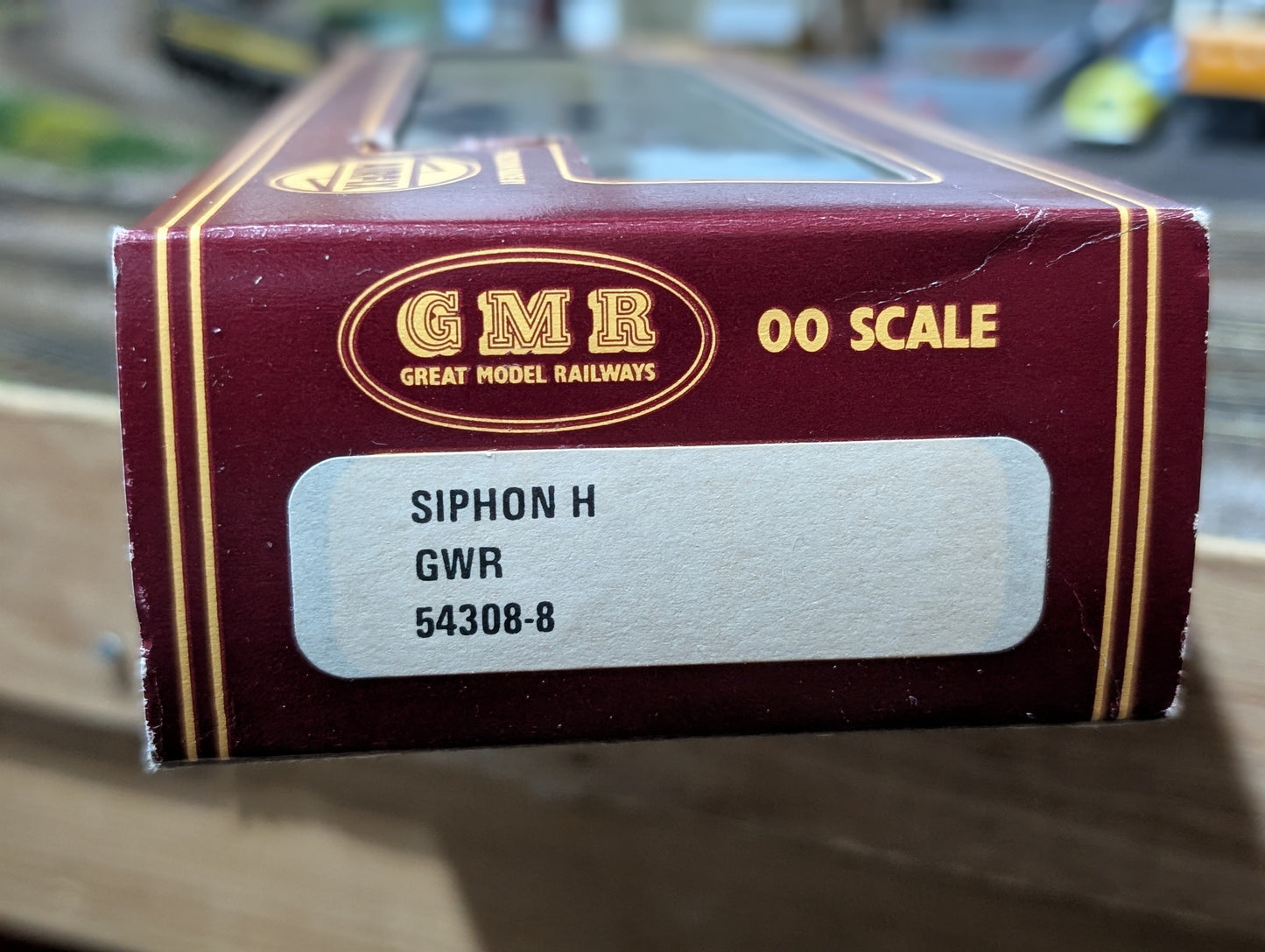 Pre-owned Airfix GMR (Great Model Railways) OO gauge 54308 GWR Siphon H 1437, boxed