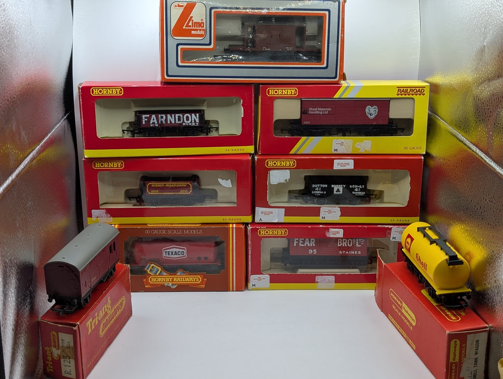 Job lot x 9 OO gauge boxed wagons, Hornby, Triang Lima