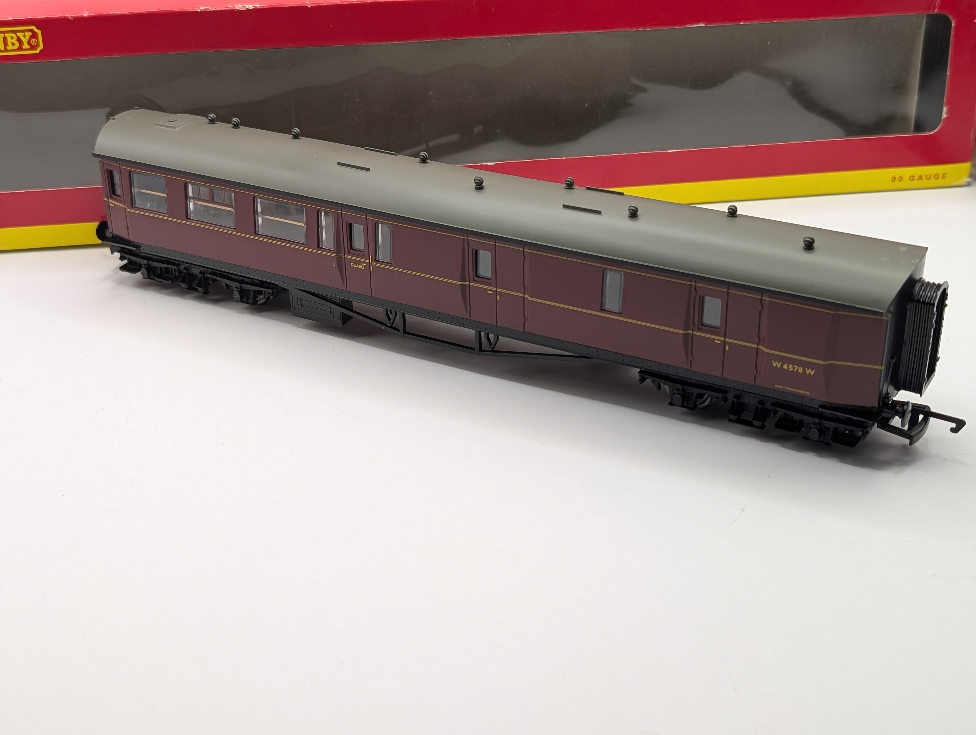 Hornby OO Gauge R4290 BR Centenary Brake Coach 'W4578W' - Boxed Maroon Livery