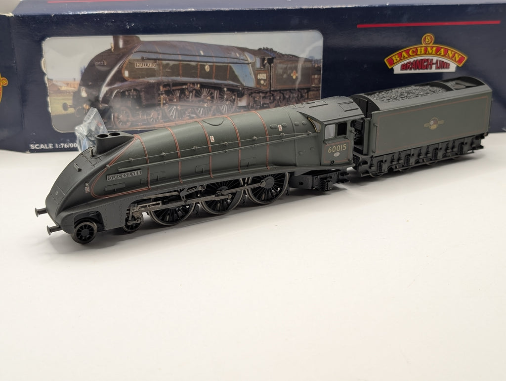 Bachmann OO Gauge 31-960A Class A4 60015 "Quicksilver" BR Green Late Crest (Factory Weathered) – Boxed with Accessories