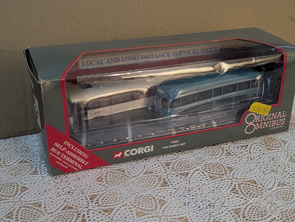 Corgi Original Omnibus 45002 "The Varsity Set" – 1/76 Scale (OO Gauge Compatible) pre-owned