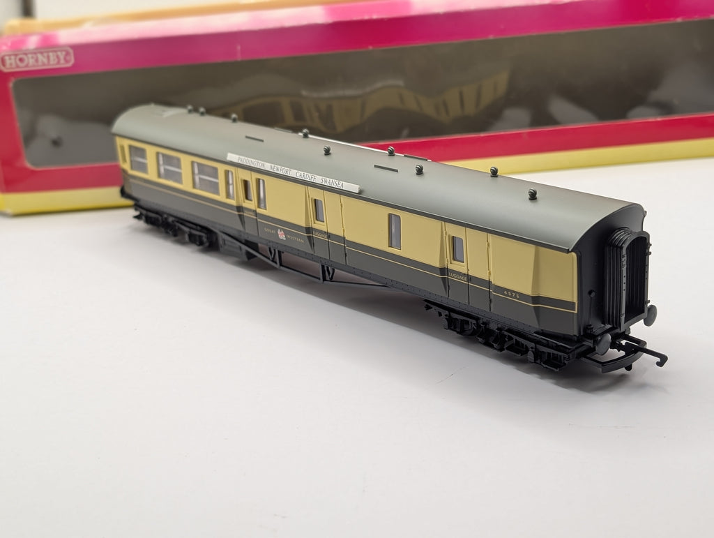 Hornby OO Gauge R4126 GWR Centenary Composite Coach '6661' - Boxed Chocolate & Cream