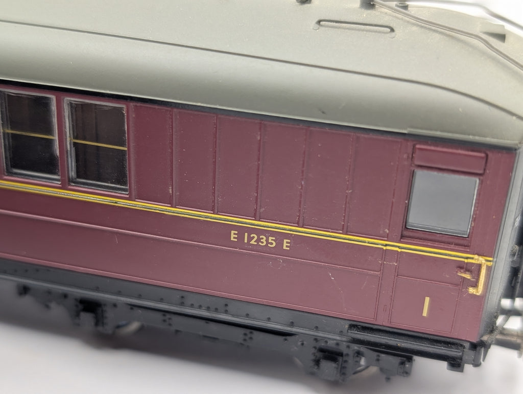 Hornby OO Gauge BR Maroon Gresley 1st Class Sleeper Coach 2-Piece Bundle (R4264A & R4264B) Pre-Owned