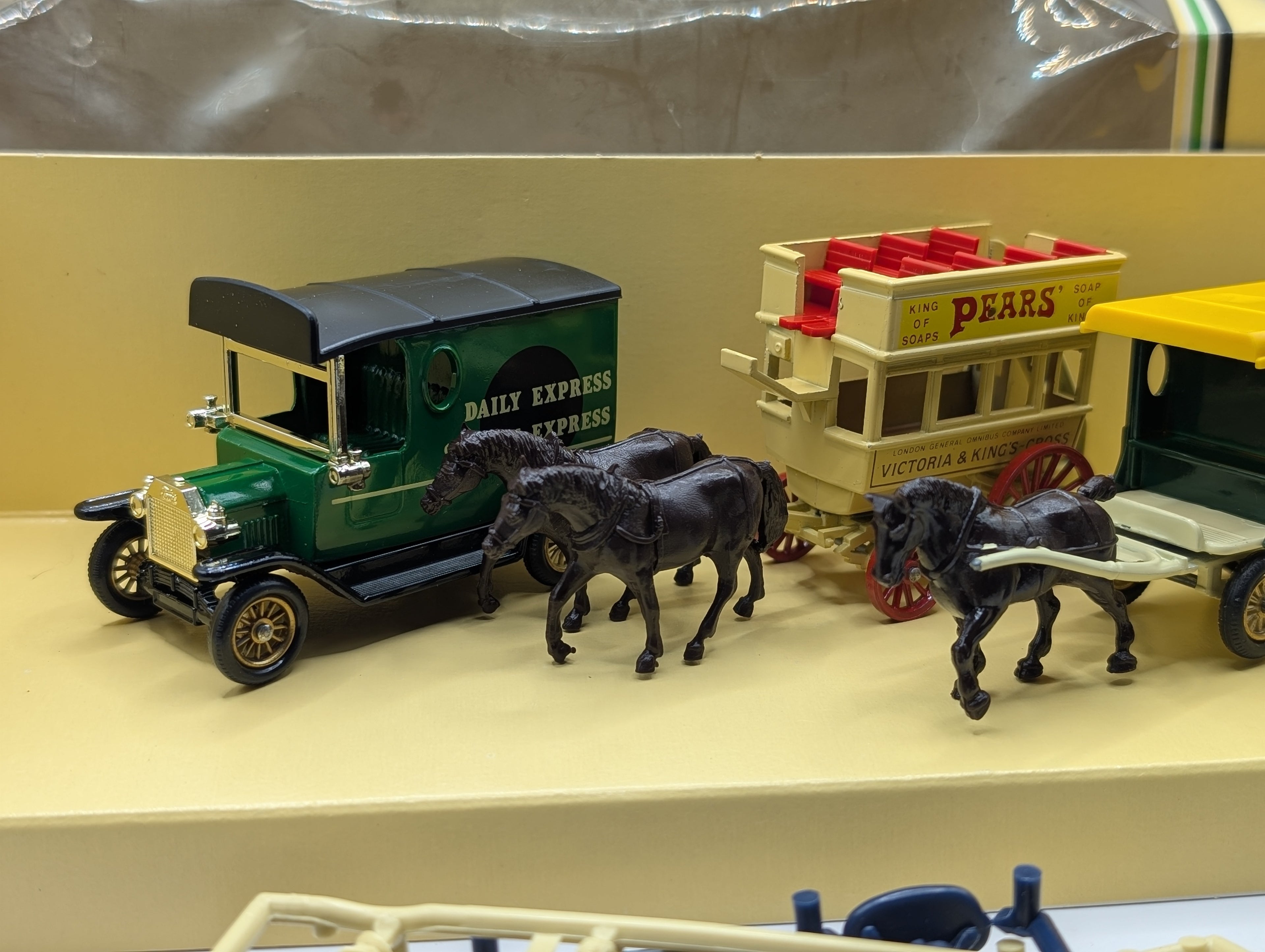 Lledo Models of Days Gone 1984 Collector's Pack (GS.1) - Boxed with Figures