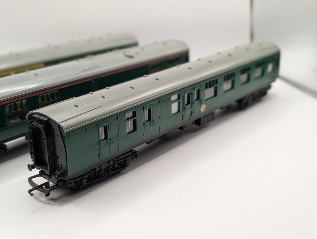 Tri-ang Hornby OO Gauge Mk1 Coaches Southern Green Bundle (BSK, RMB, Composite) - Unboxed