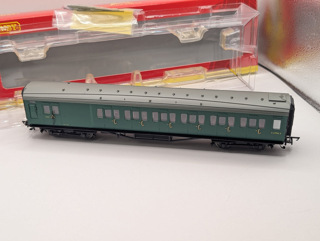 Hornby R4305A OO Gauge BR Maunsell 6 Compartment Brake Coach S2796S Boxed