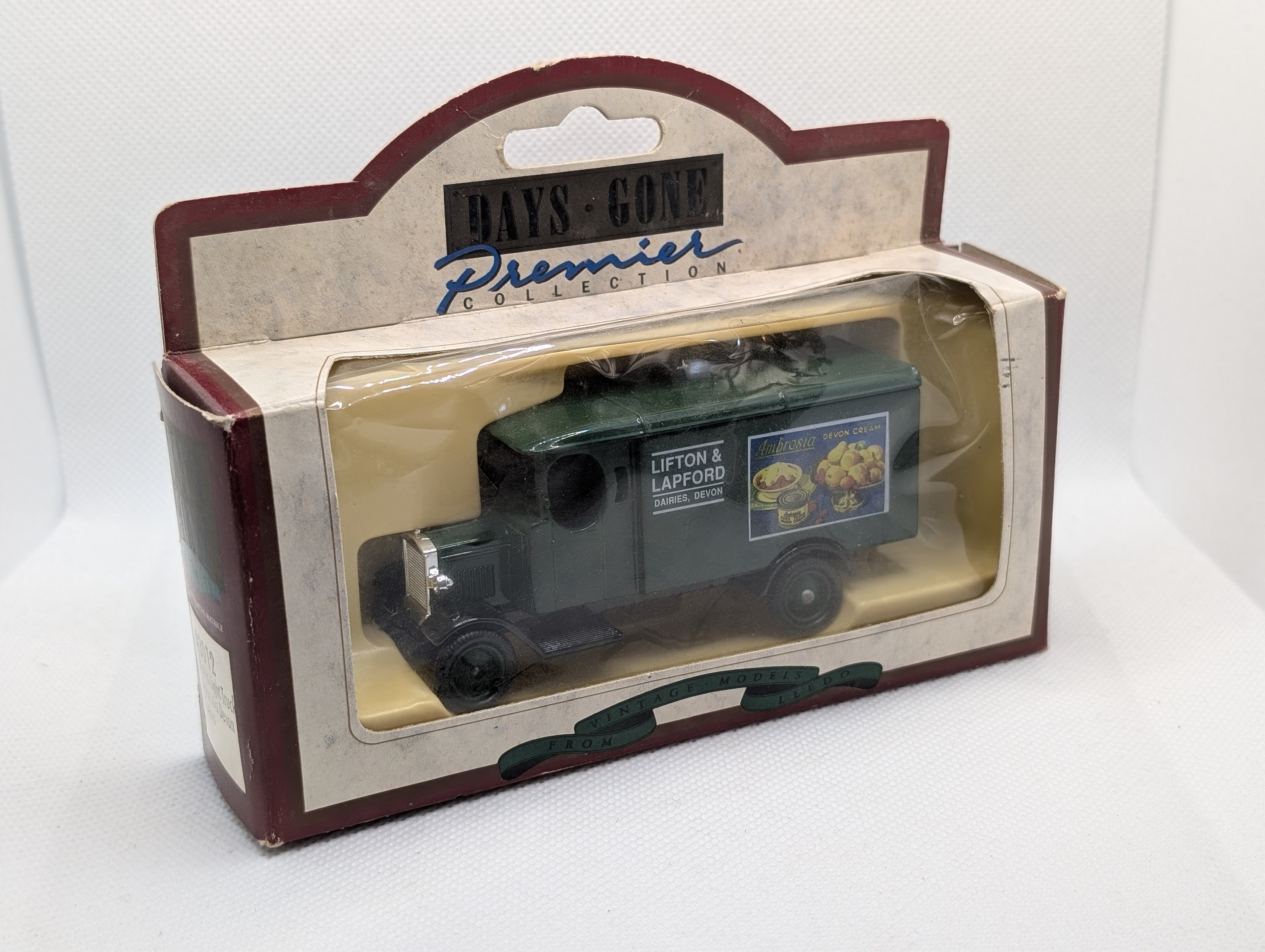 Lledo Days Gone Premier Collection 43012 Morris Light Truck - Ambrosia Devon Cream (Pre-owned, Boxed)