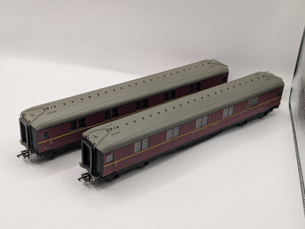 Hornby OO Gauge BR Maroon Gresley 1st Class Sleeper Coach 2-Piece Bundle (R4264A & R4264B) Pre-Owned