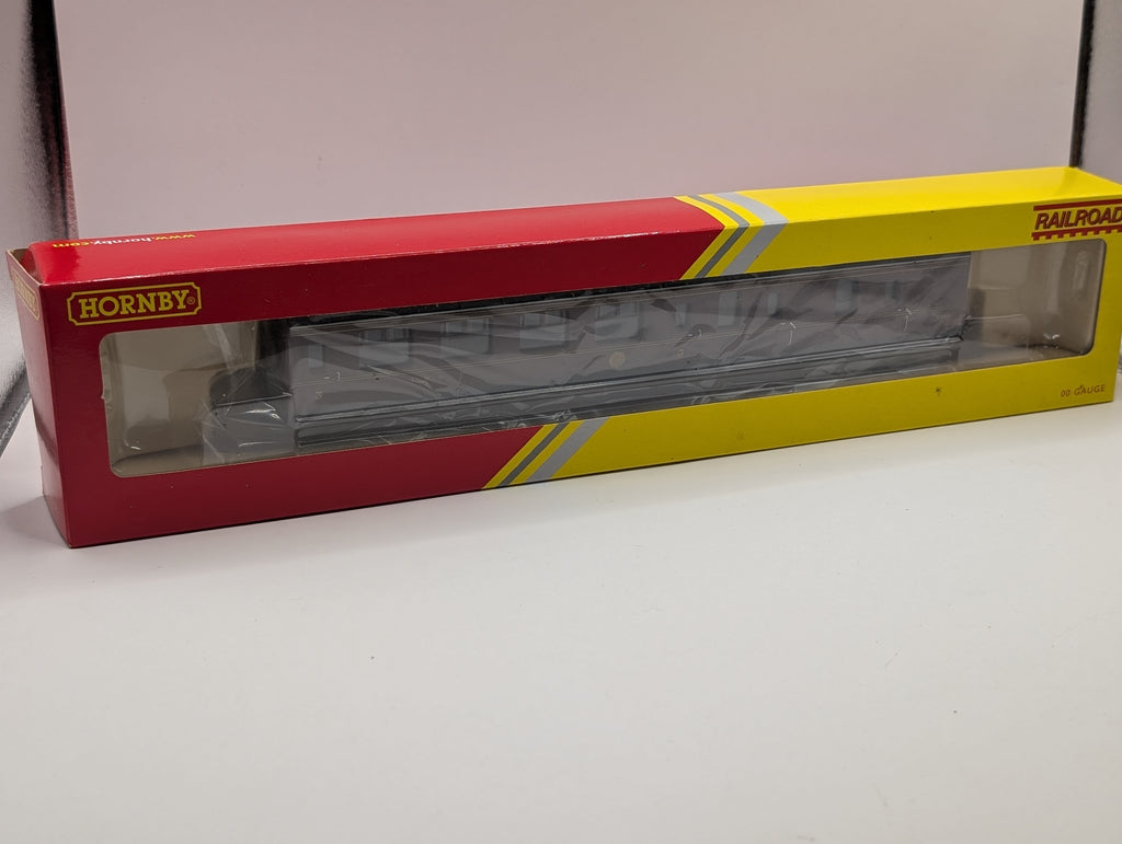 Hornby RailRoad R4389 OO Gauge Stanier Period III Brake Third Coach – No. 5200 (LMS Maroon)